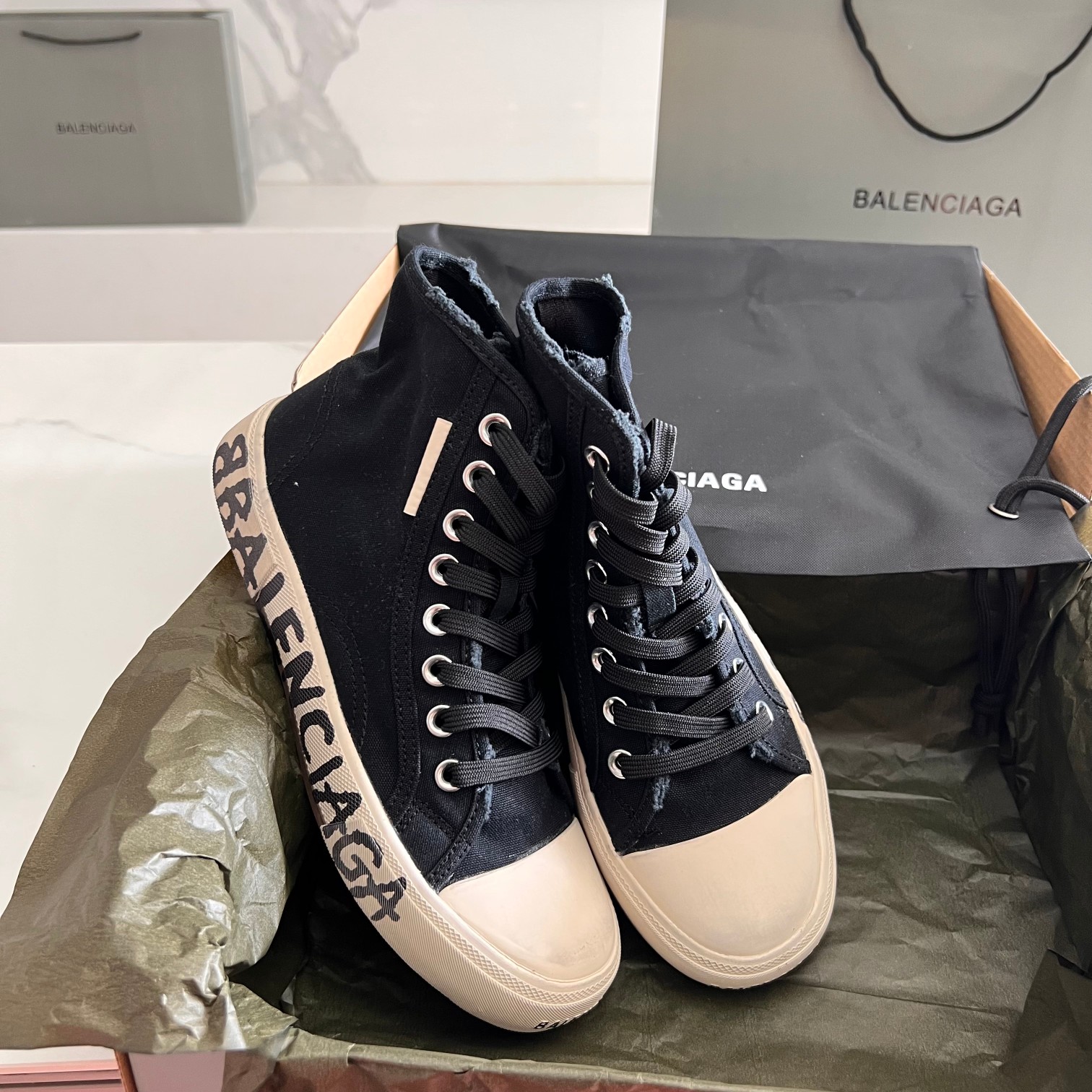 Balenciaga Basic Shoes L