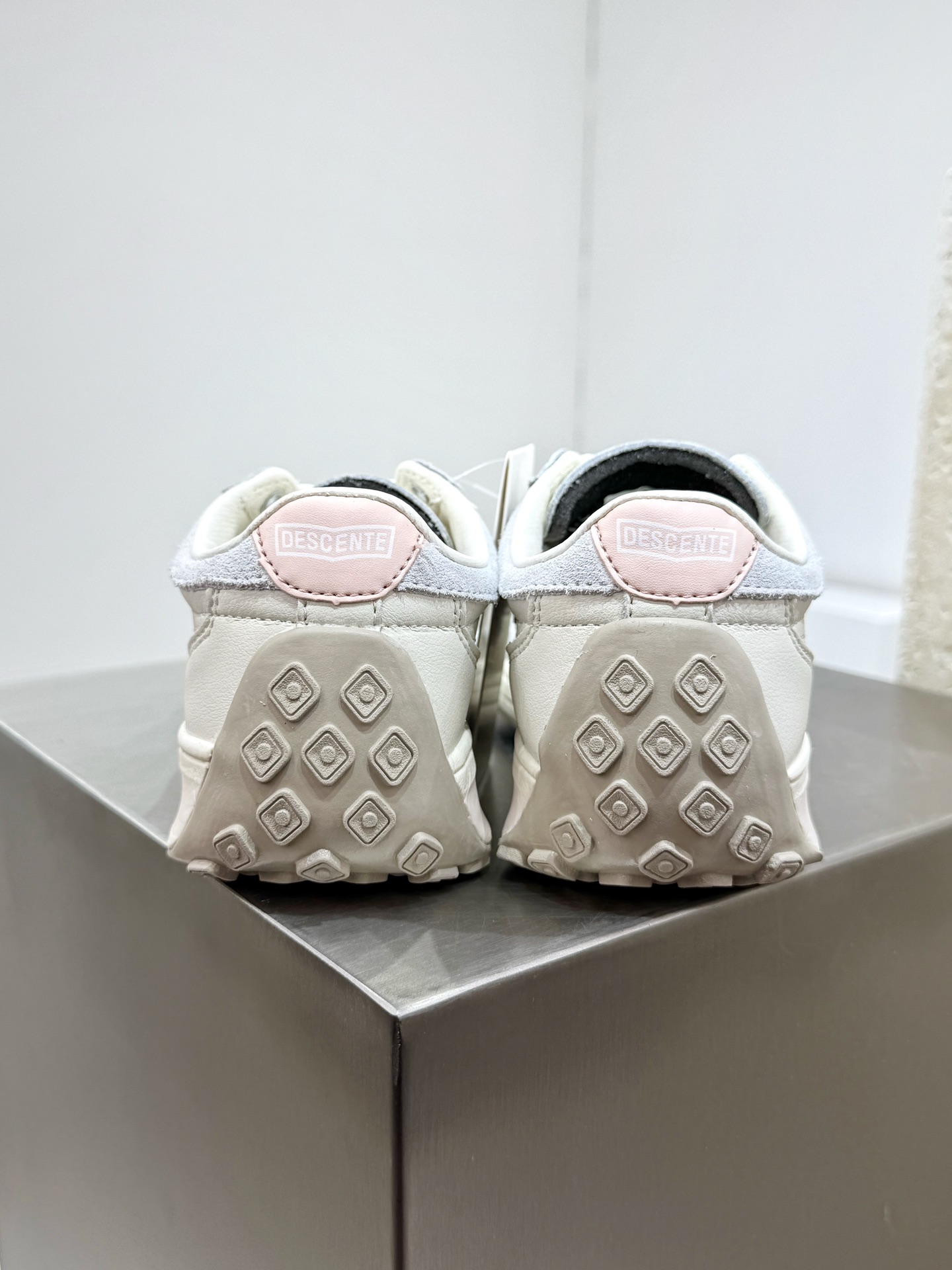Descente Female Running Shoes M-l-s