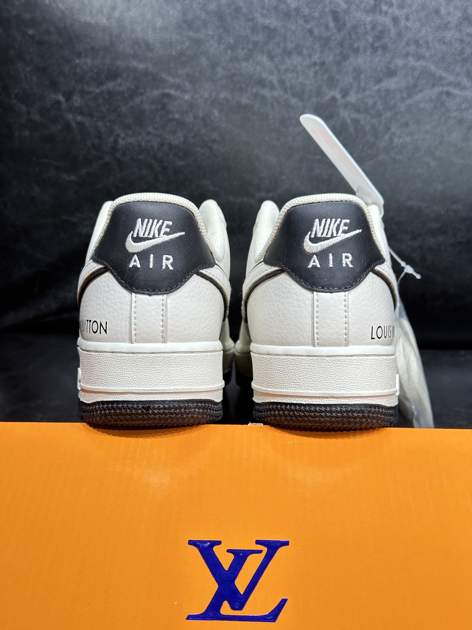 Nike Sneakers L