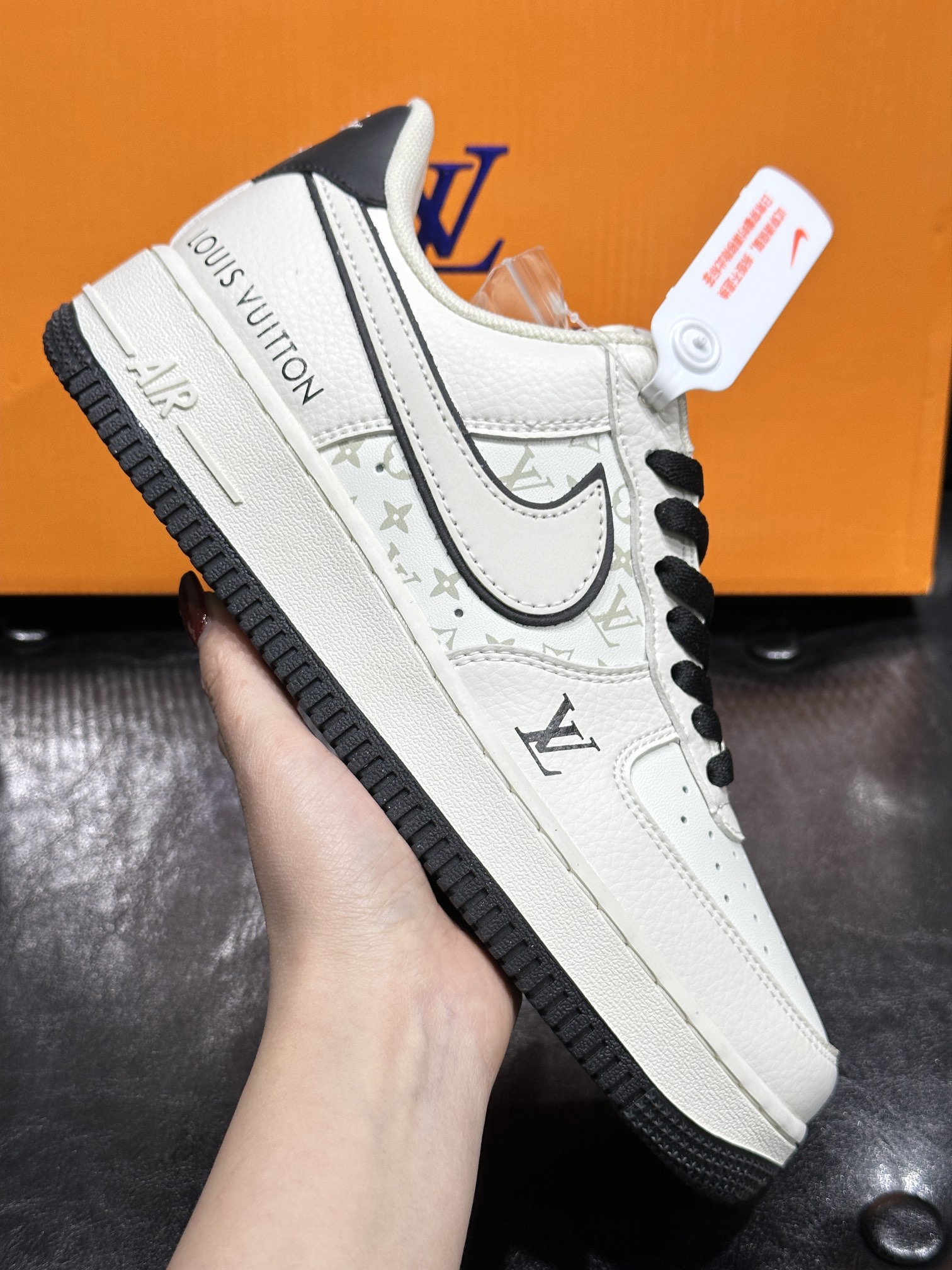 Nike Sneakers L
