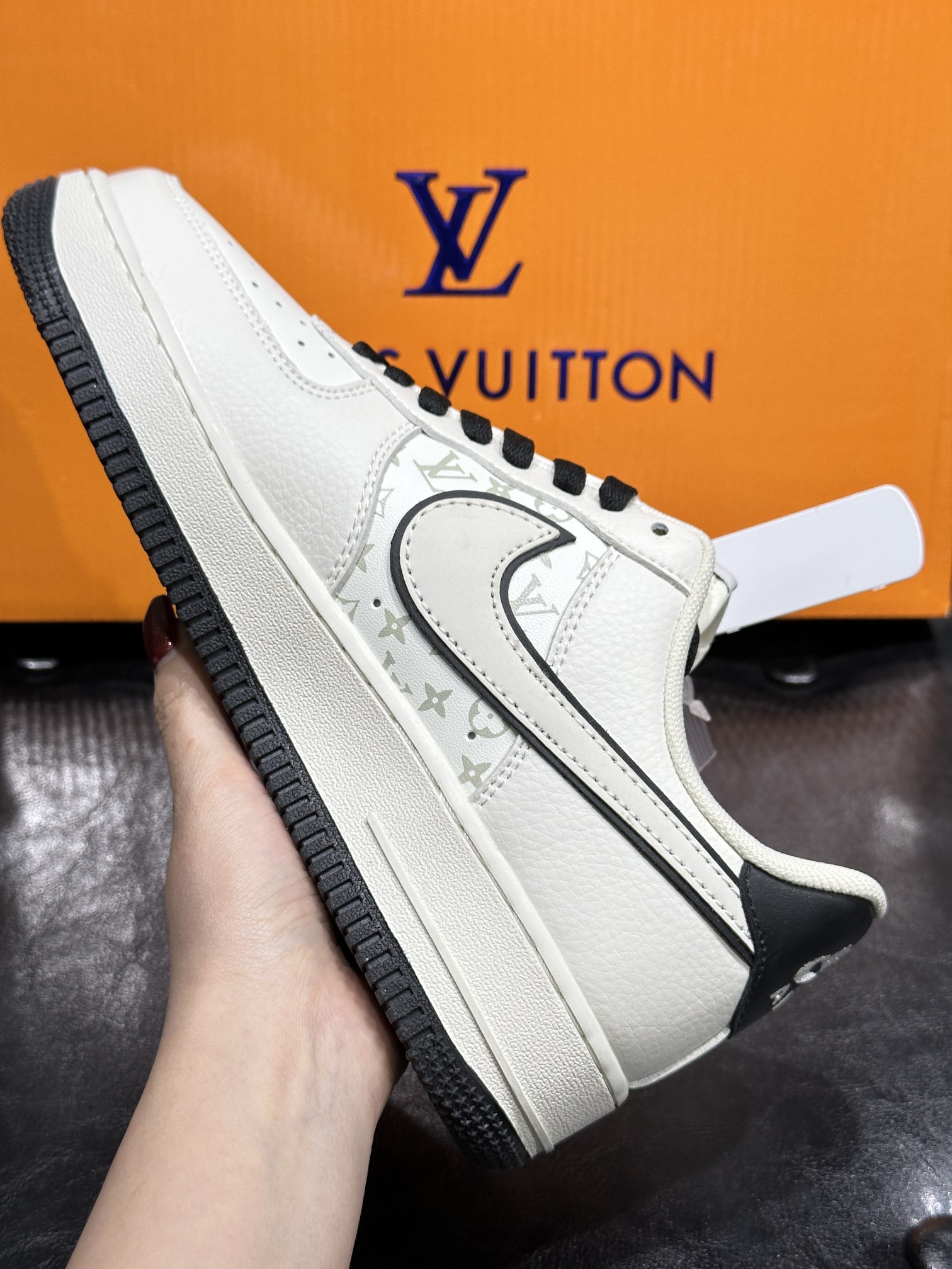 Nike Sneakers L