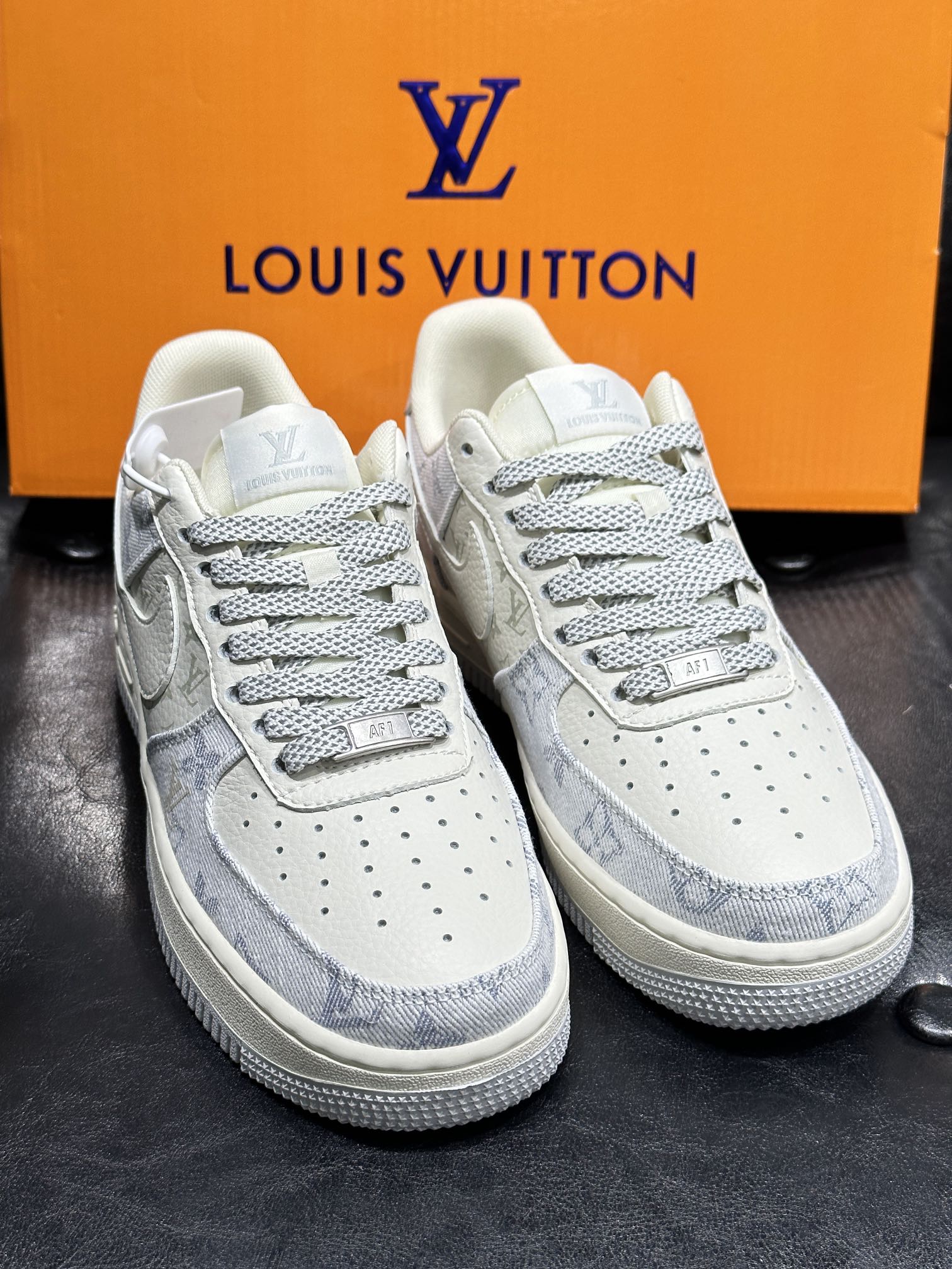 Nike Sneakers L