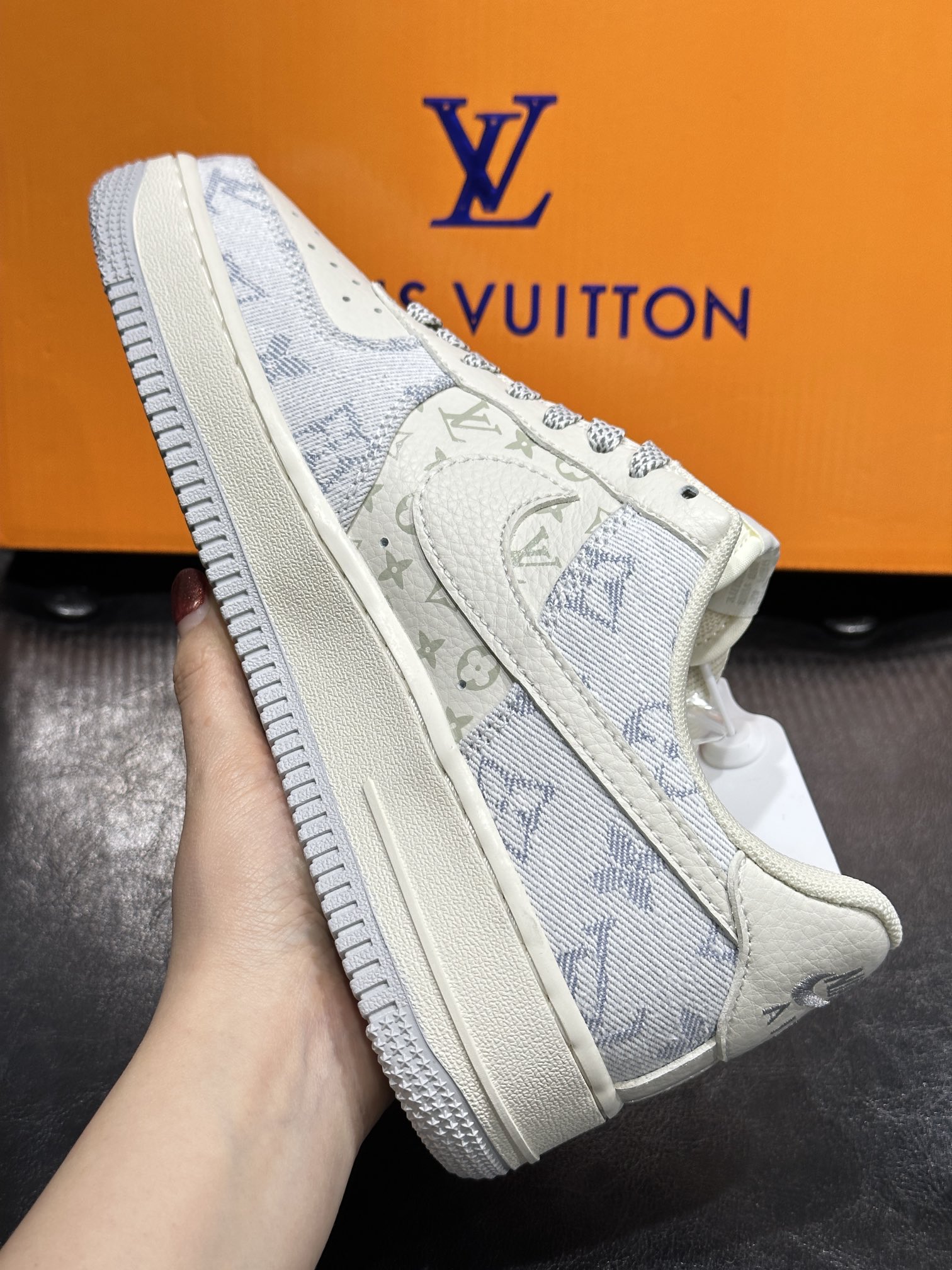 Nike Sneakers L