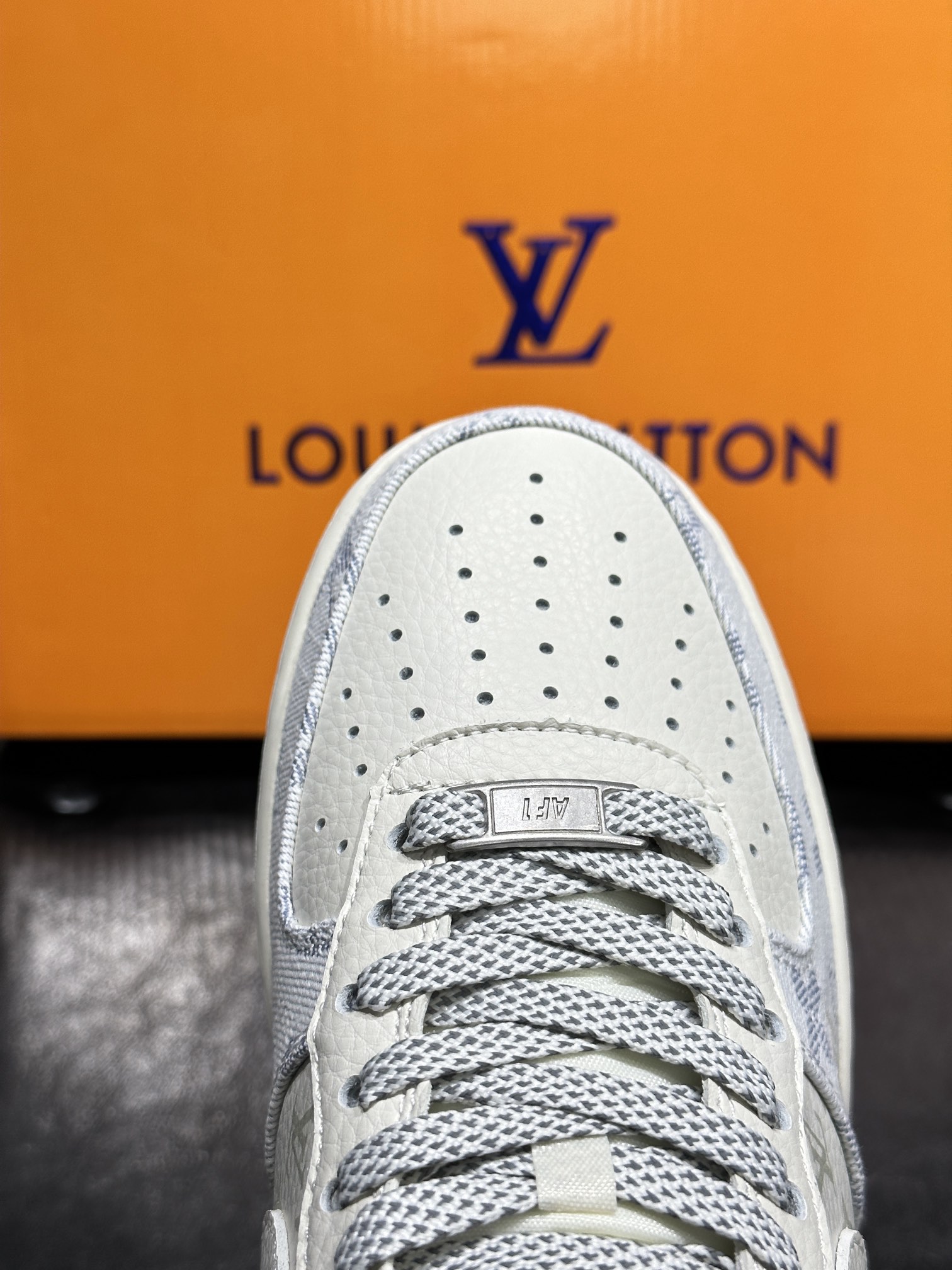 Nike Sneakers L