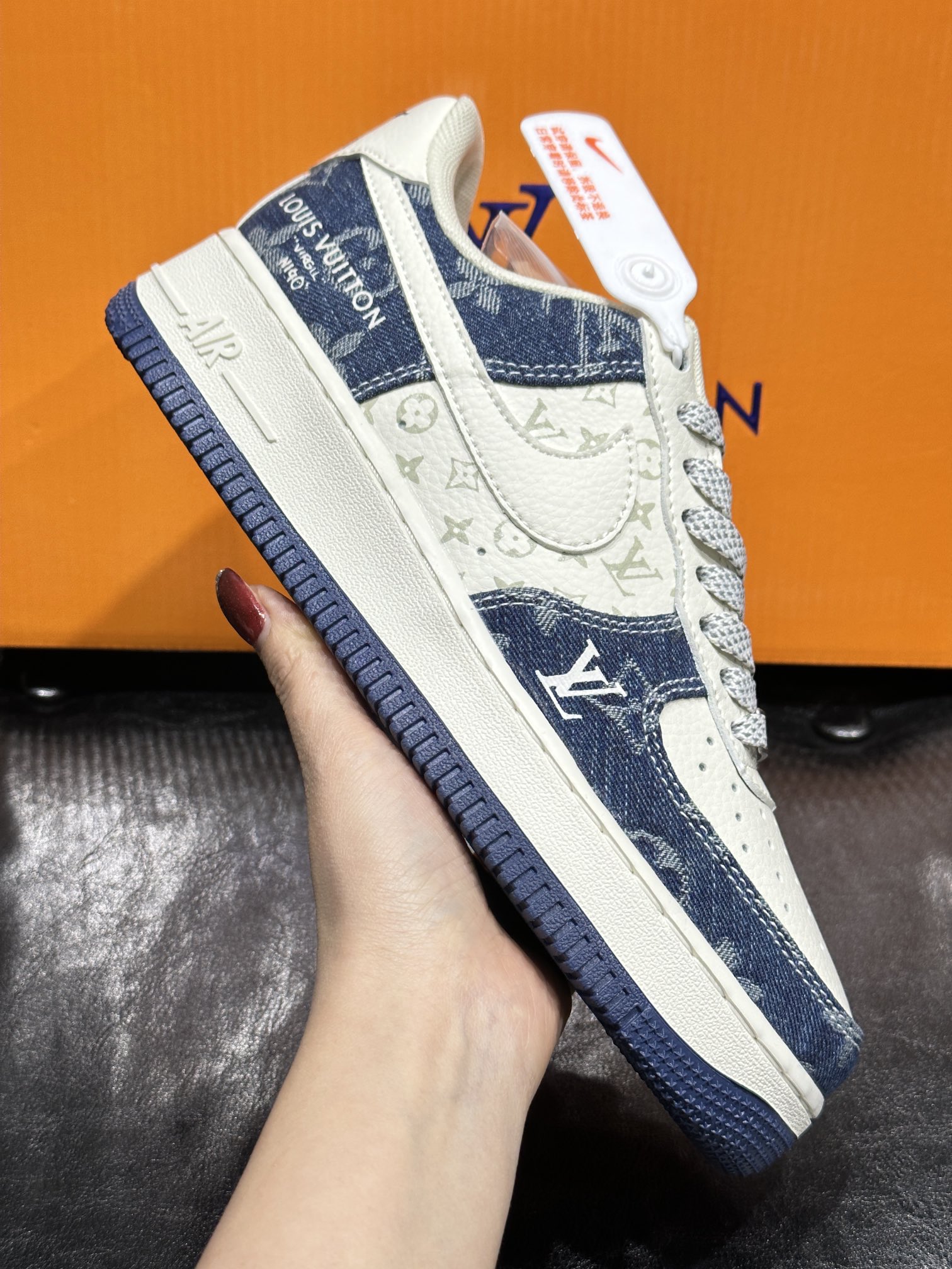 Nike Sneakers L
