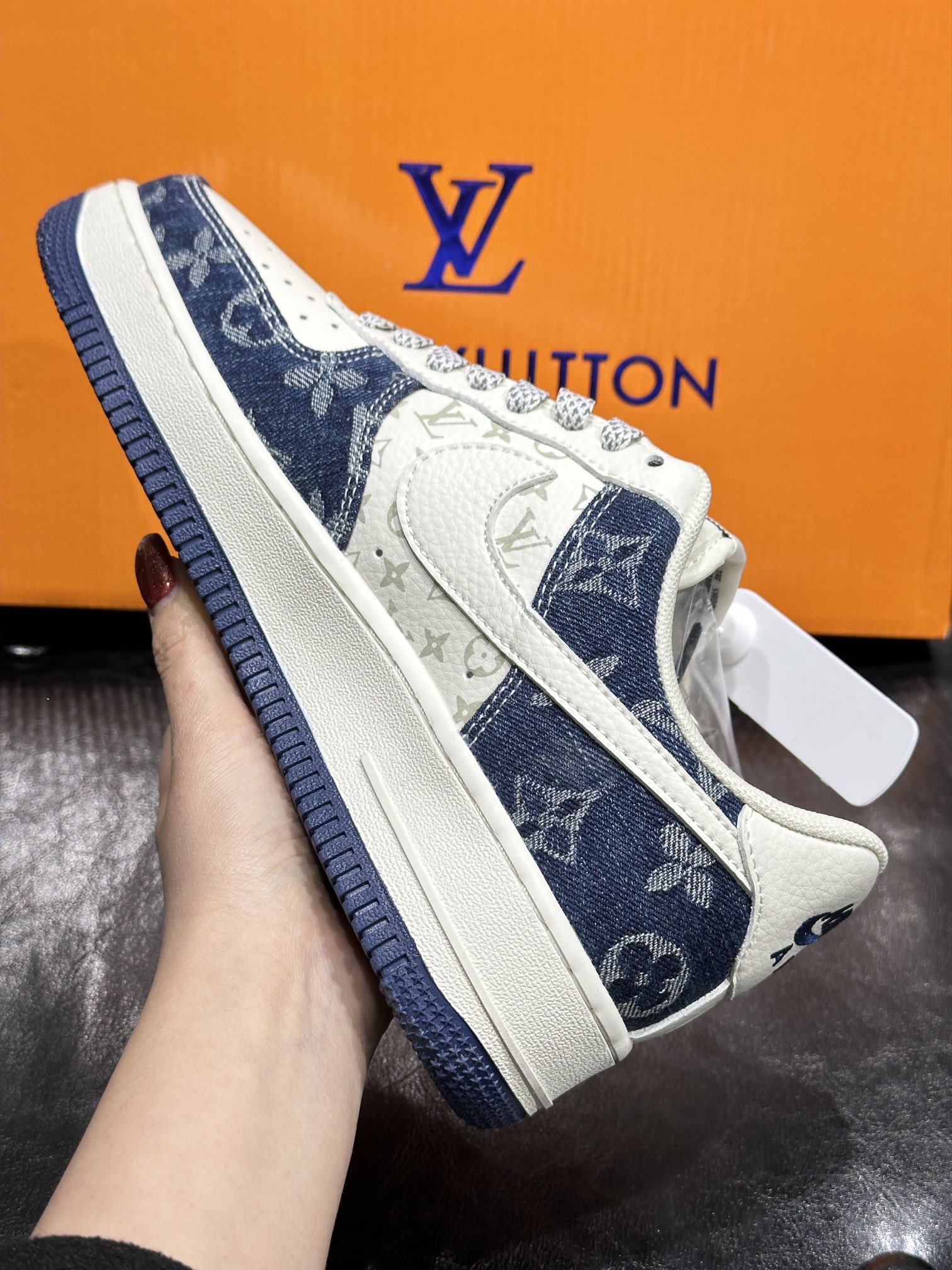 Nike Sneakers L