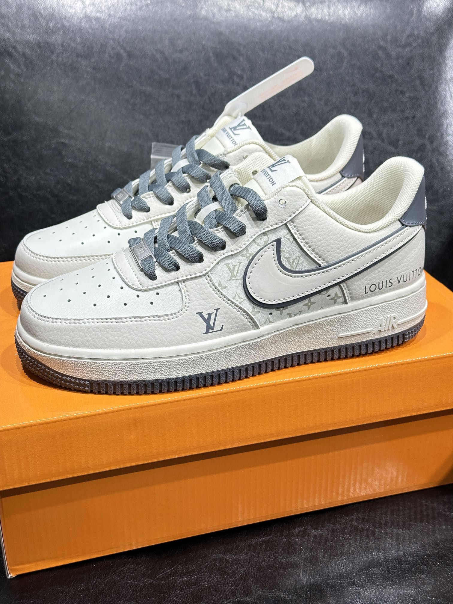 Nike Sneakers L