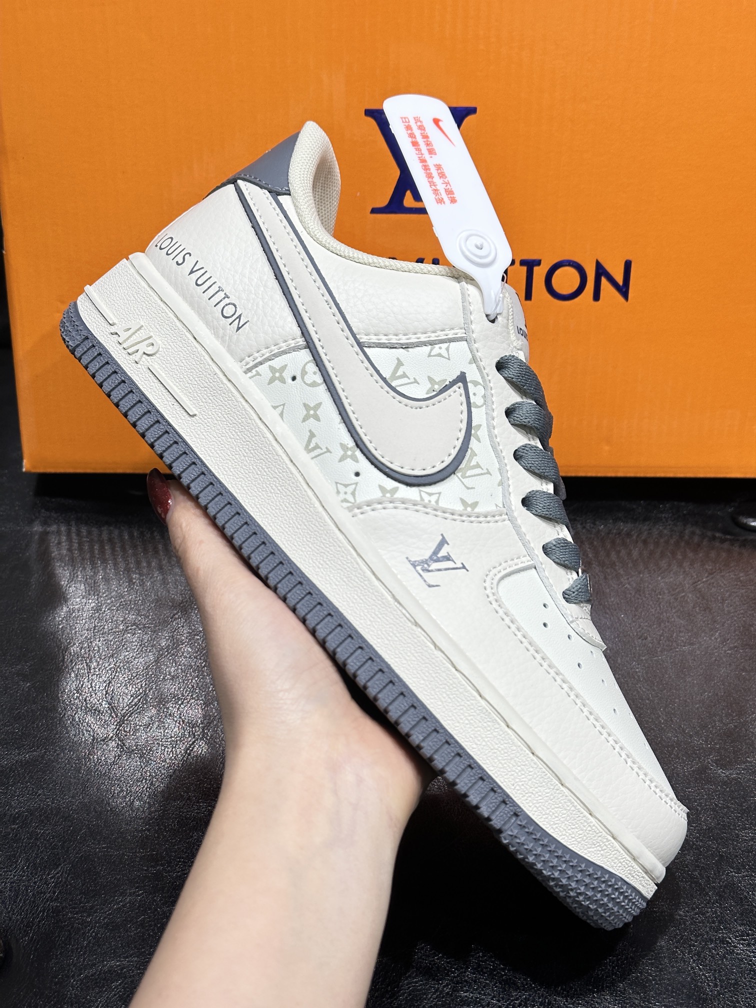 Nike Sneakers L