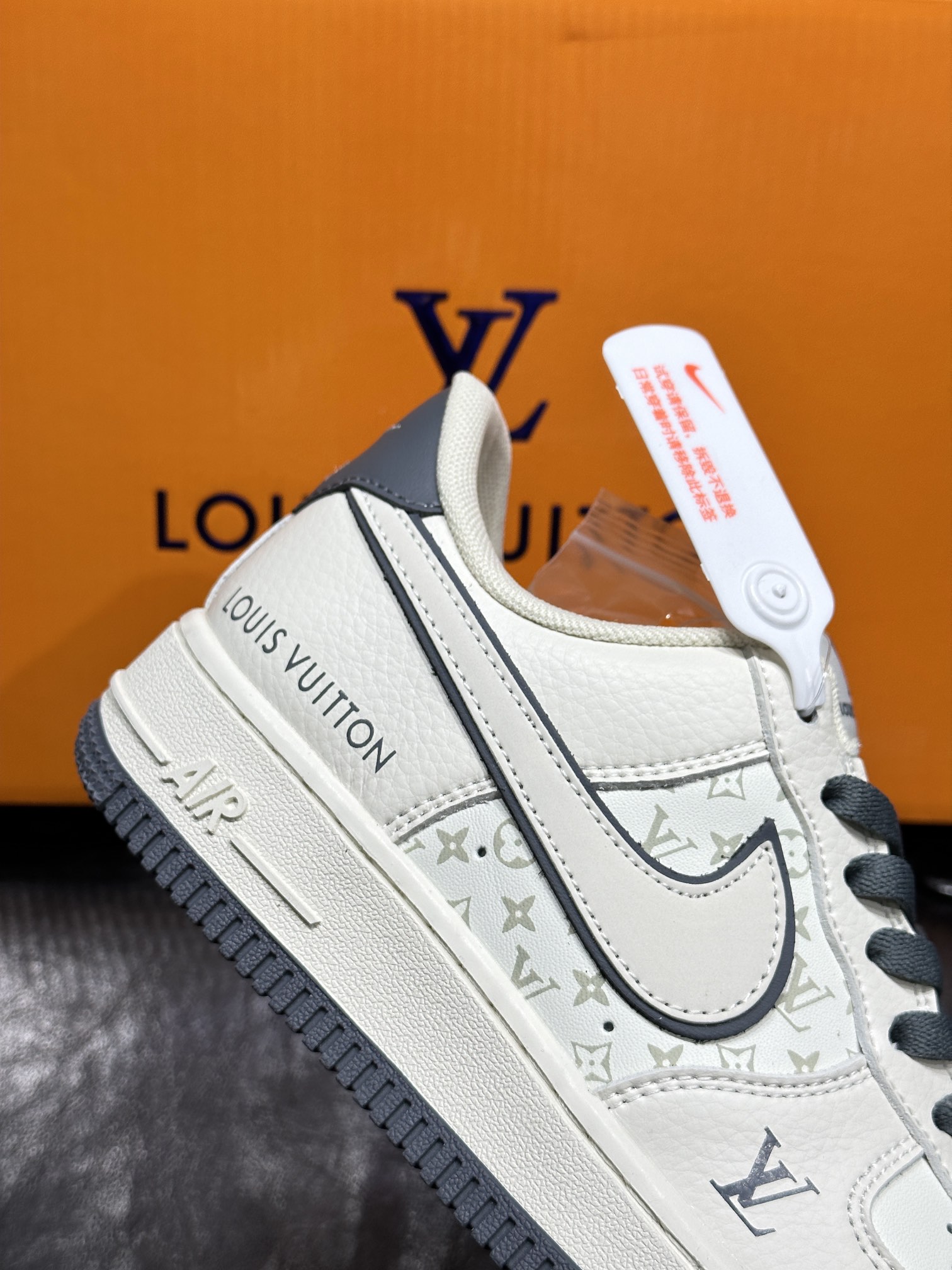 Nike Sneakers L