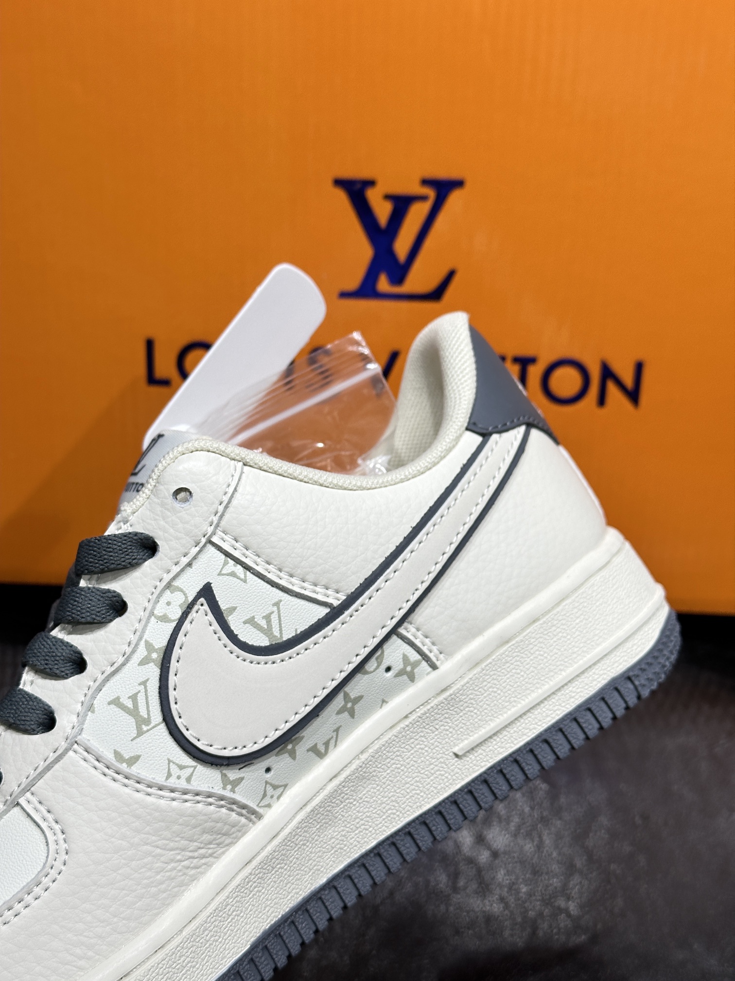 Nike Sneakers L