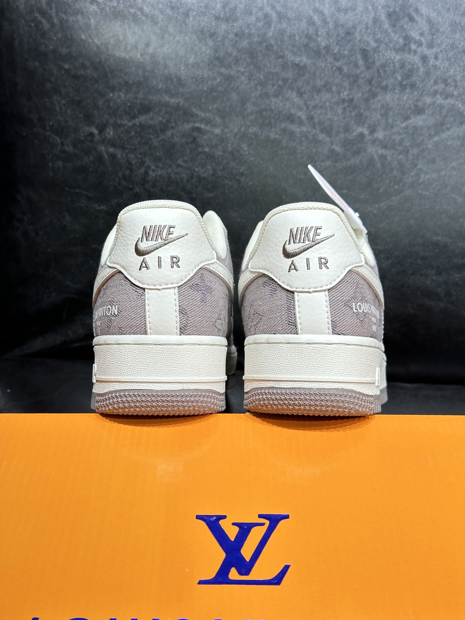Nike Sneakers L