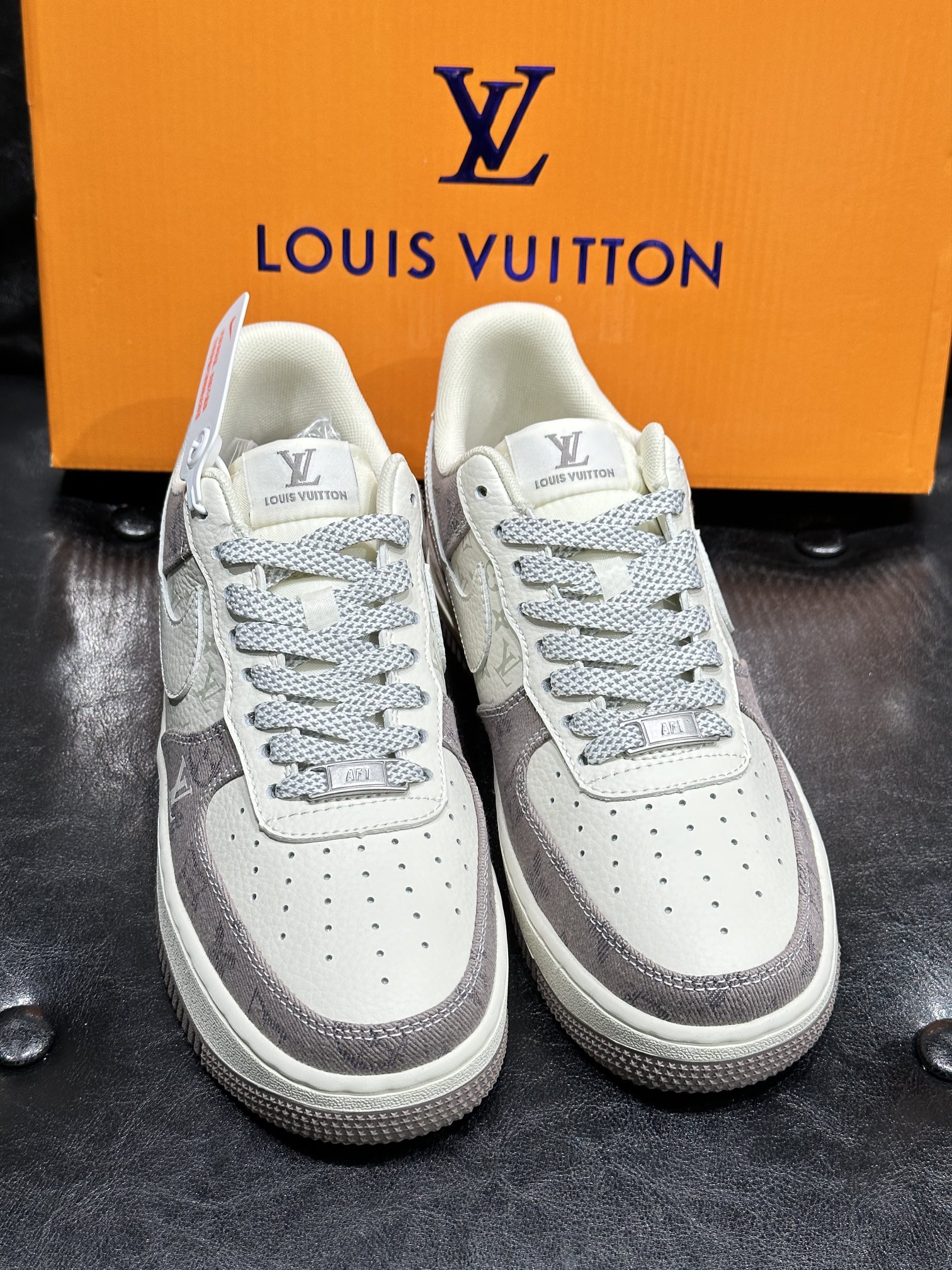 Nike Sneakers L