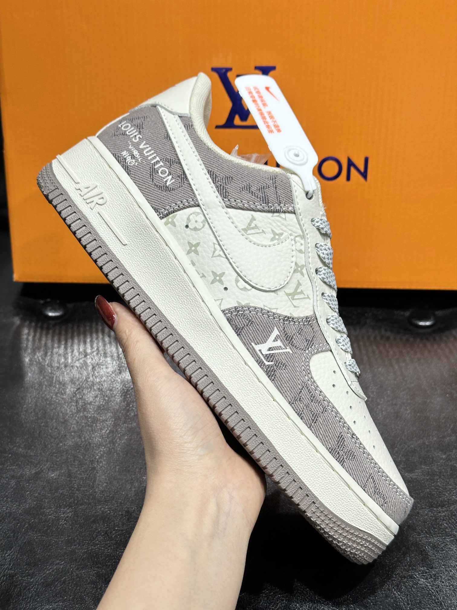 Nike Sneakers L