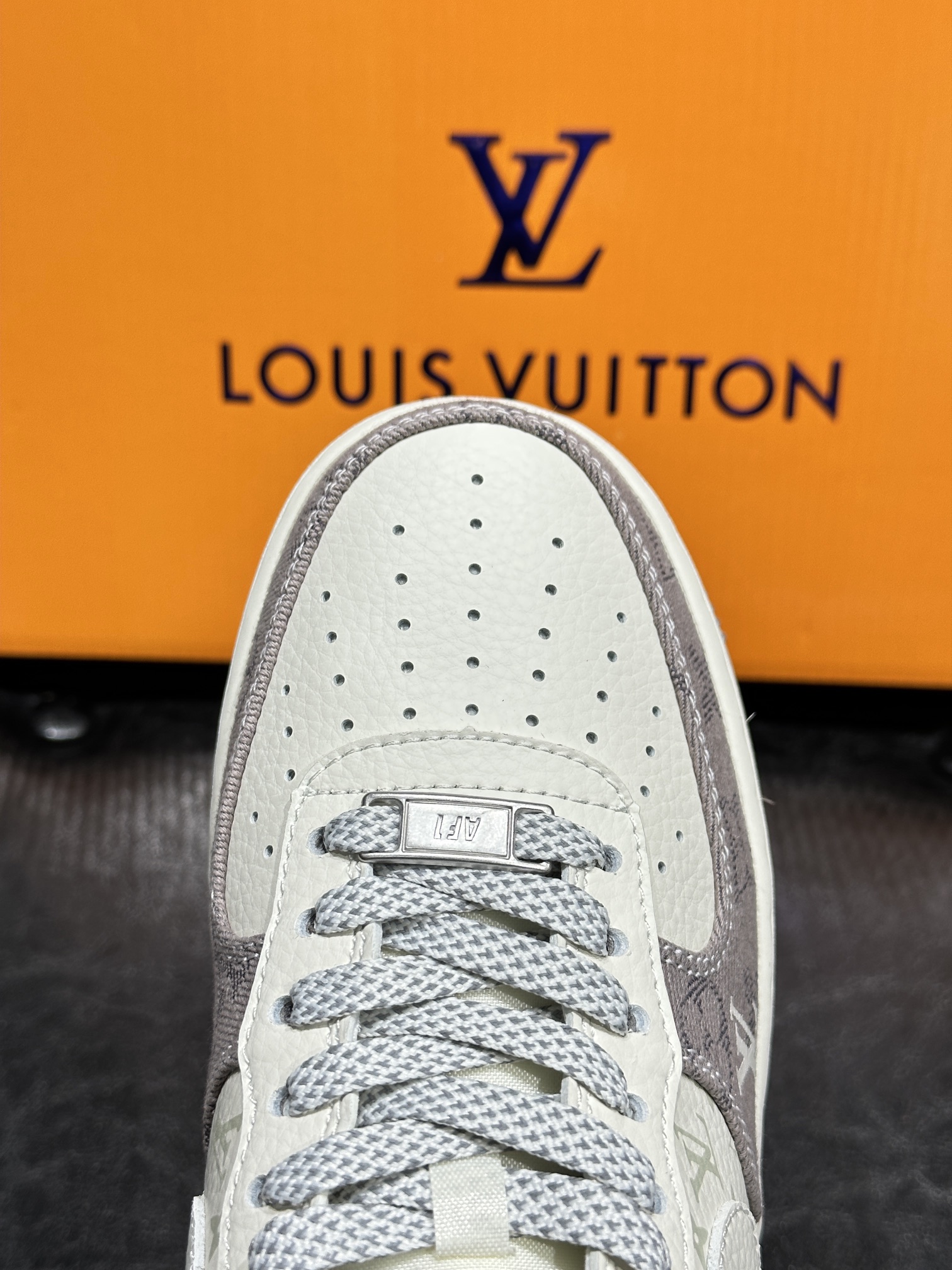 Nike Sneakers L