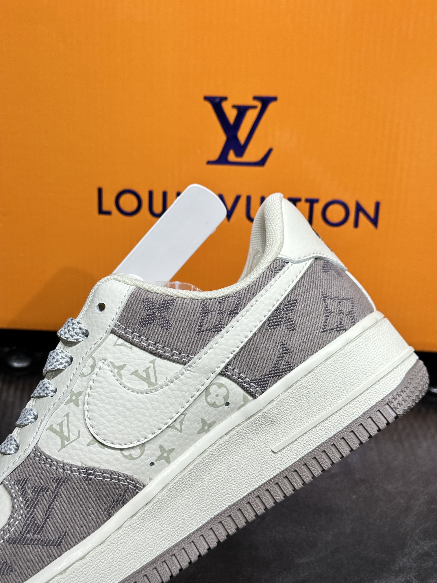 Nike Sneakers L