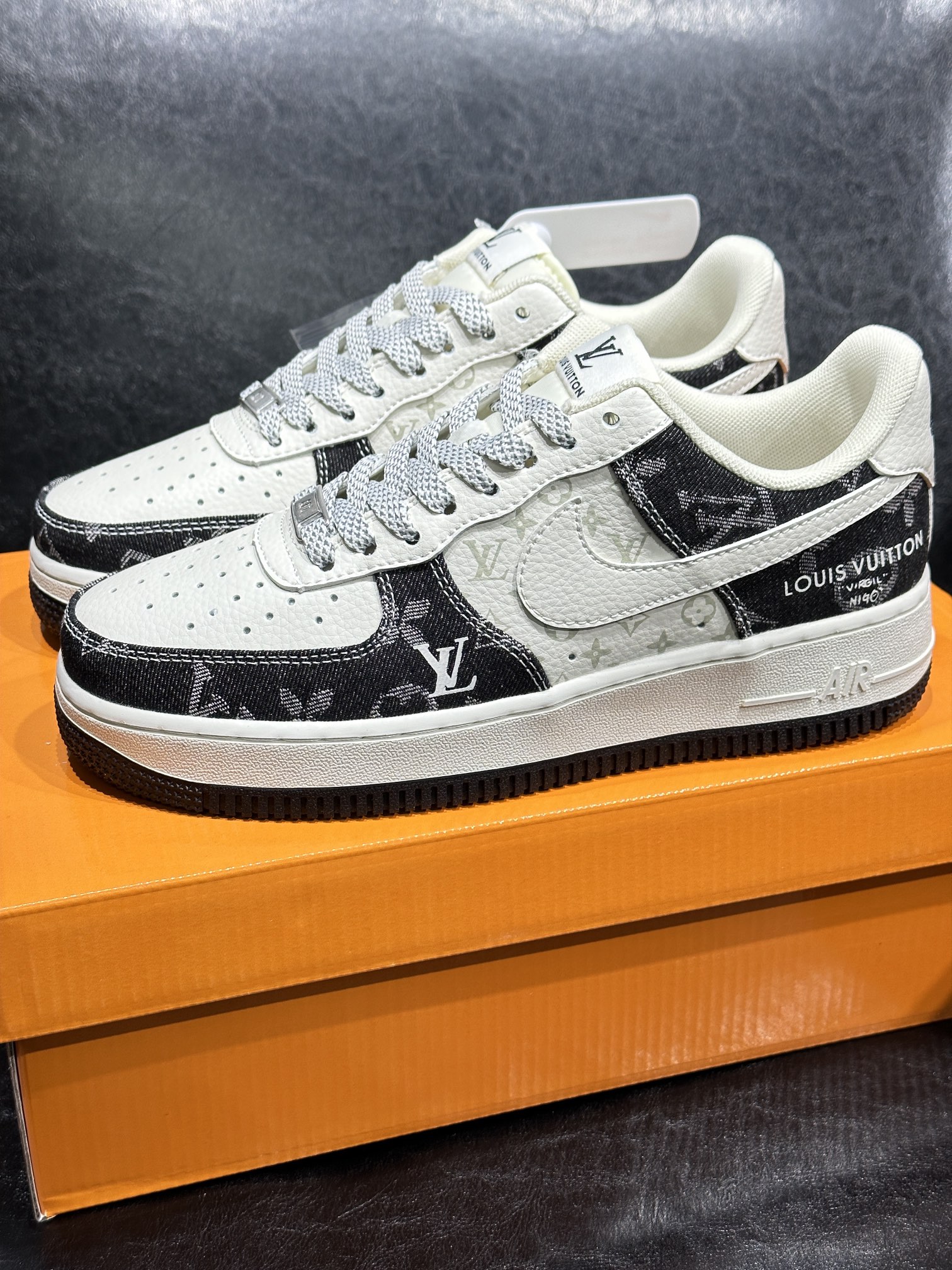 Nike Sneakers L