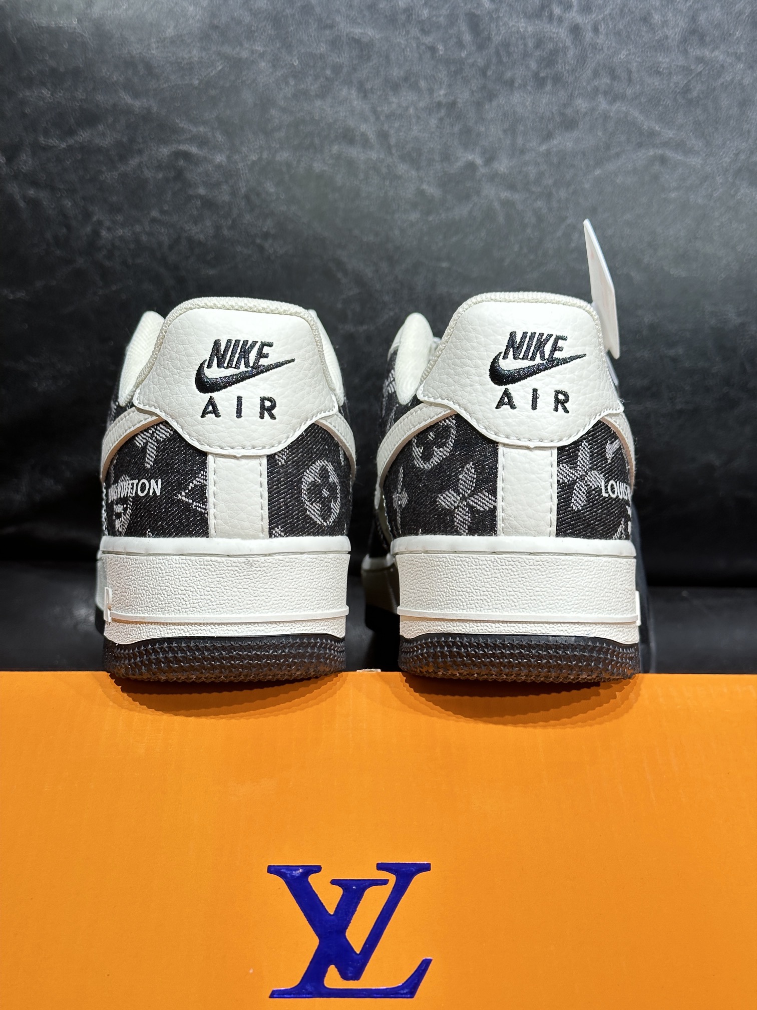 Nike Sneakers L