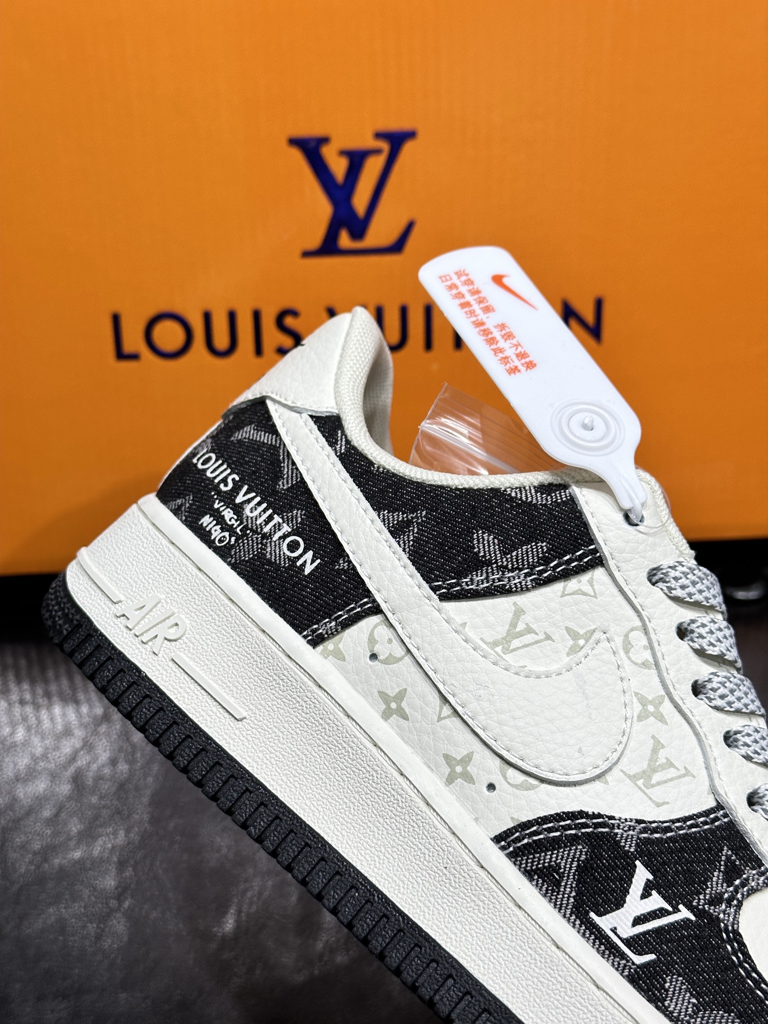 Nike Sneakers L