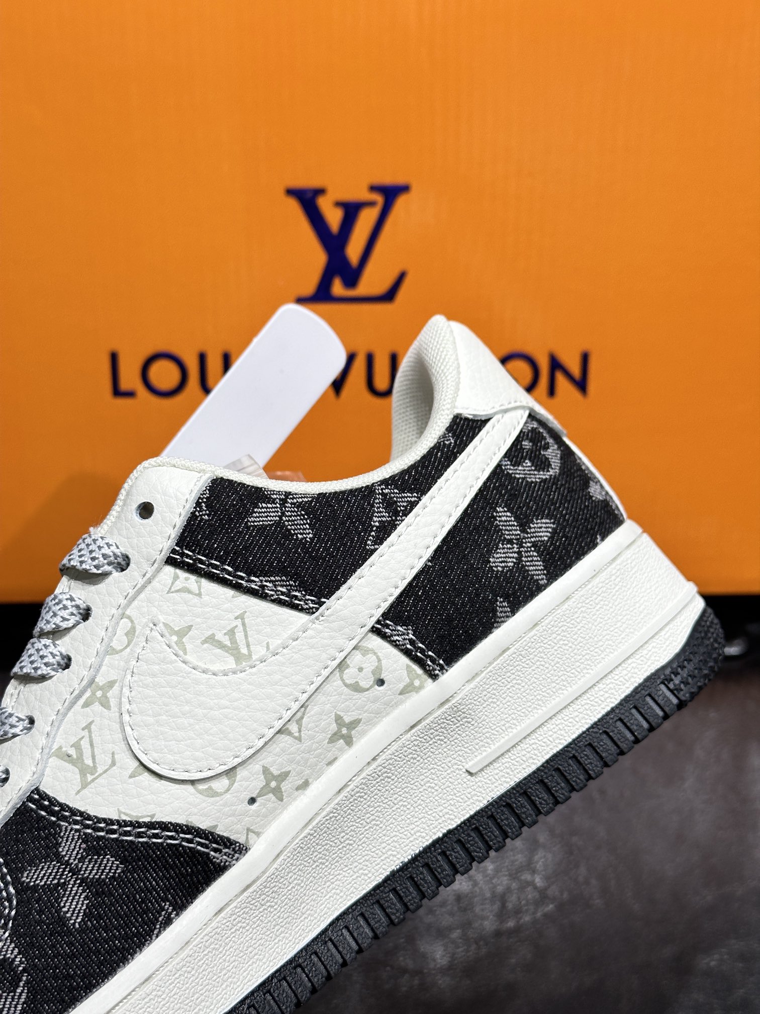 Nike Sneakers L