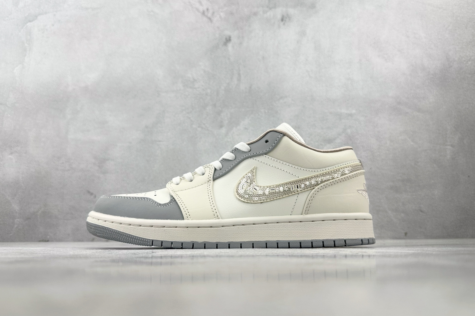 Jordan Nike Basic Shoes