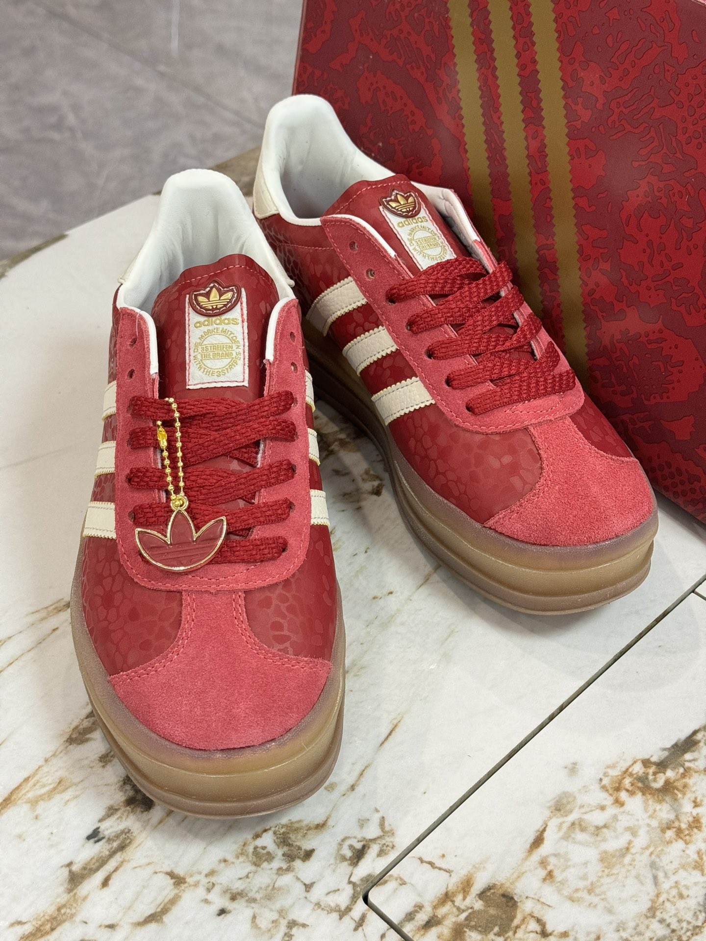Board Shoes Red L-s