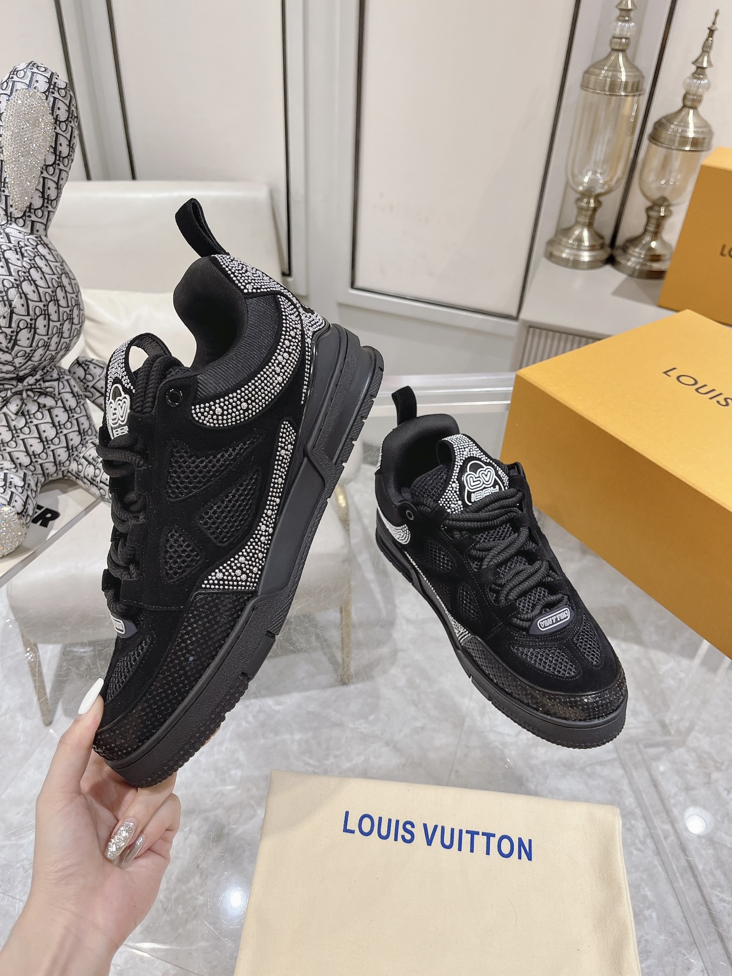 Louis Vuitton Sneakers Mesh M-l-s