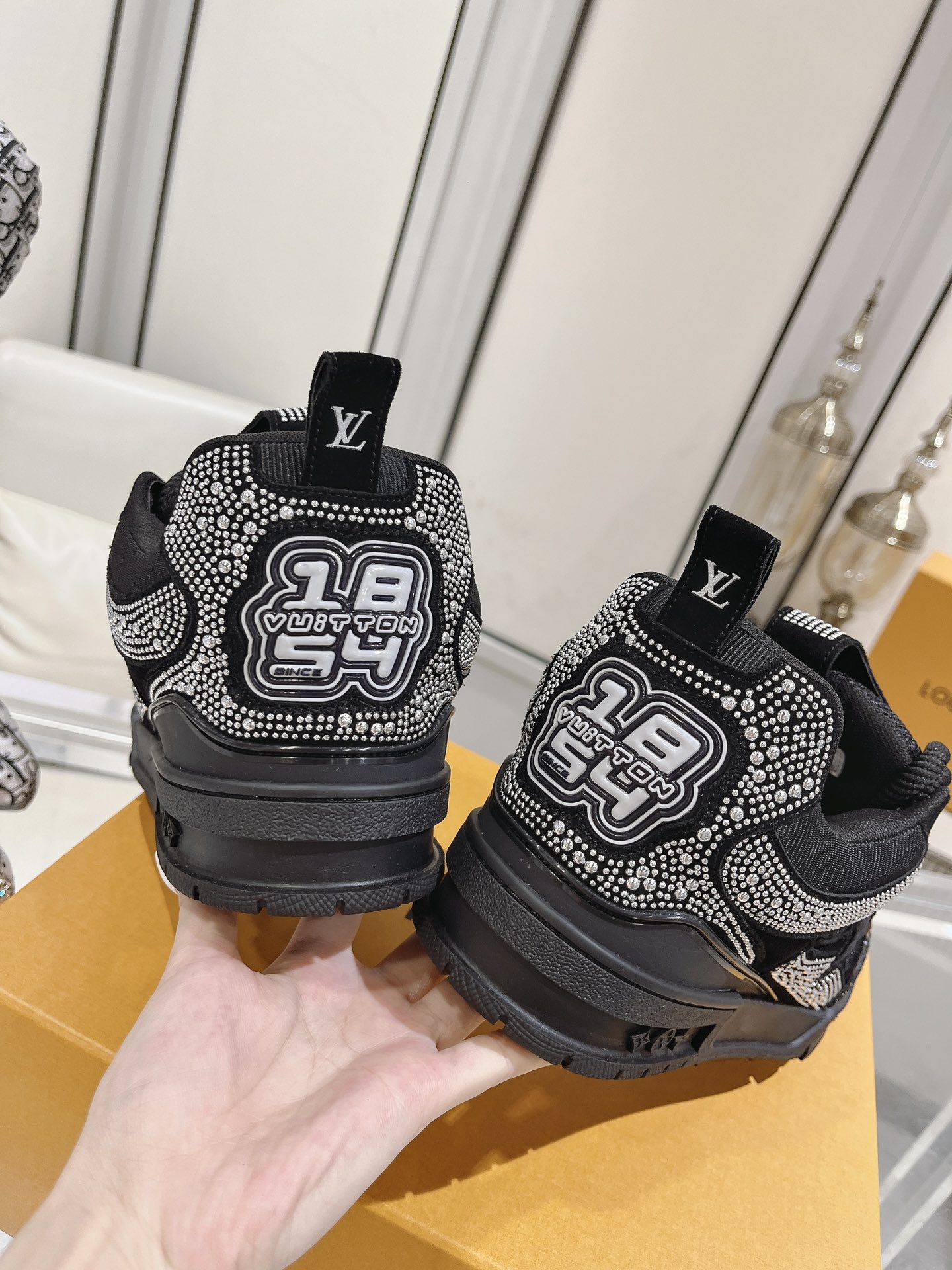 Louis Vuitton Sneakers Mesh M-l-s