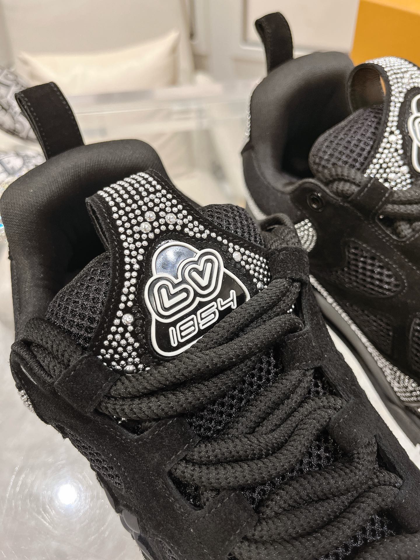 Louis Vuitton Sneakers Mesh M-l-s
