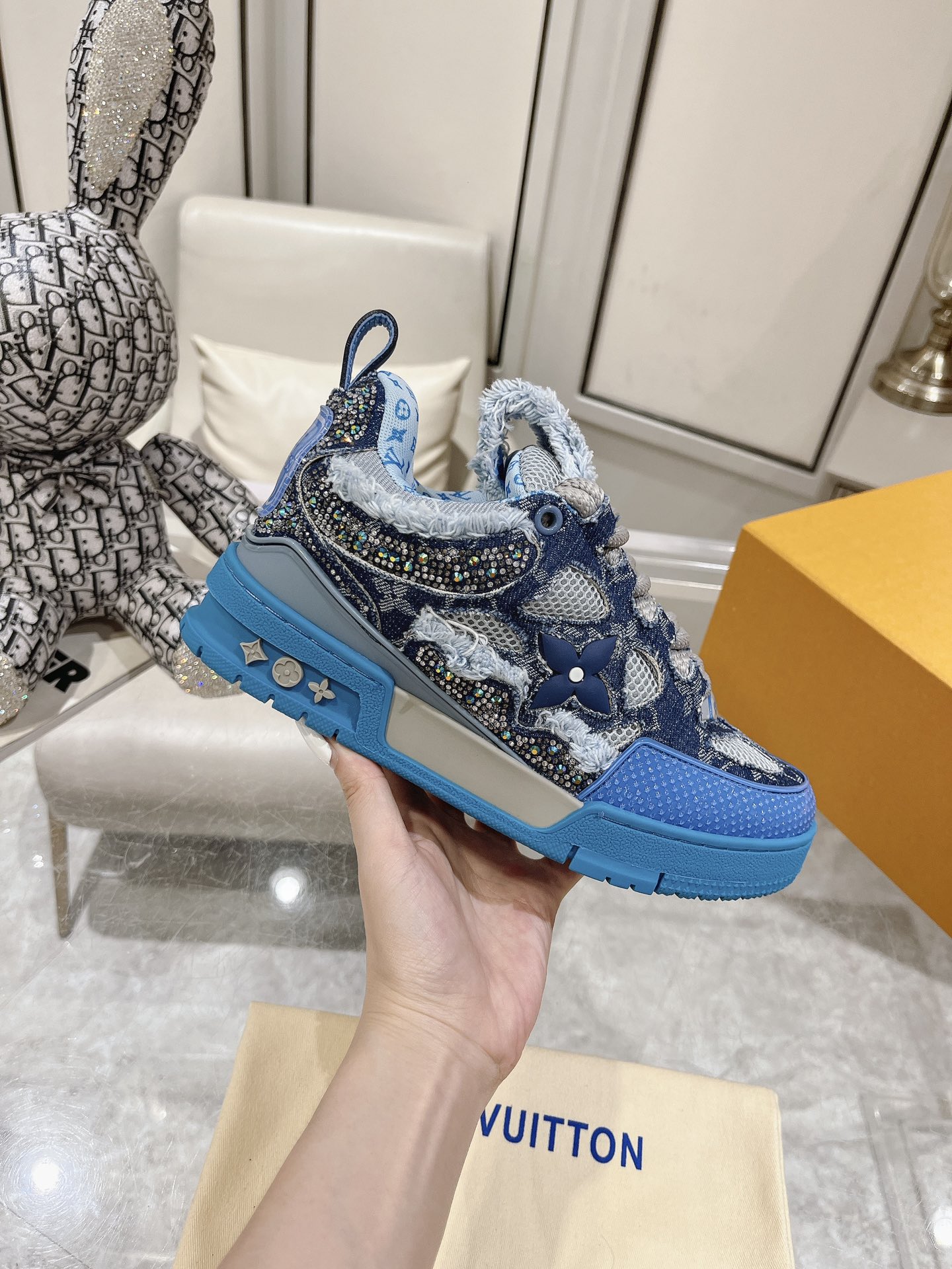 Louis Vuitton Sneakers Mesh M-l-s
