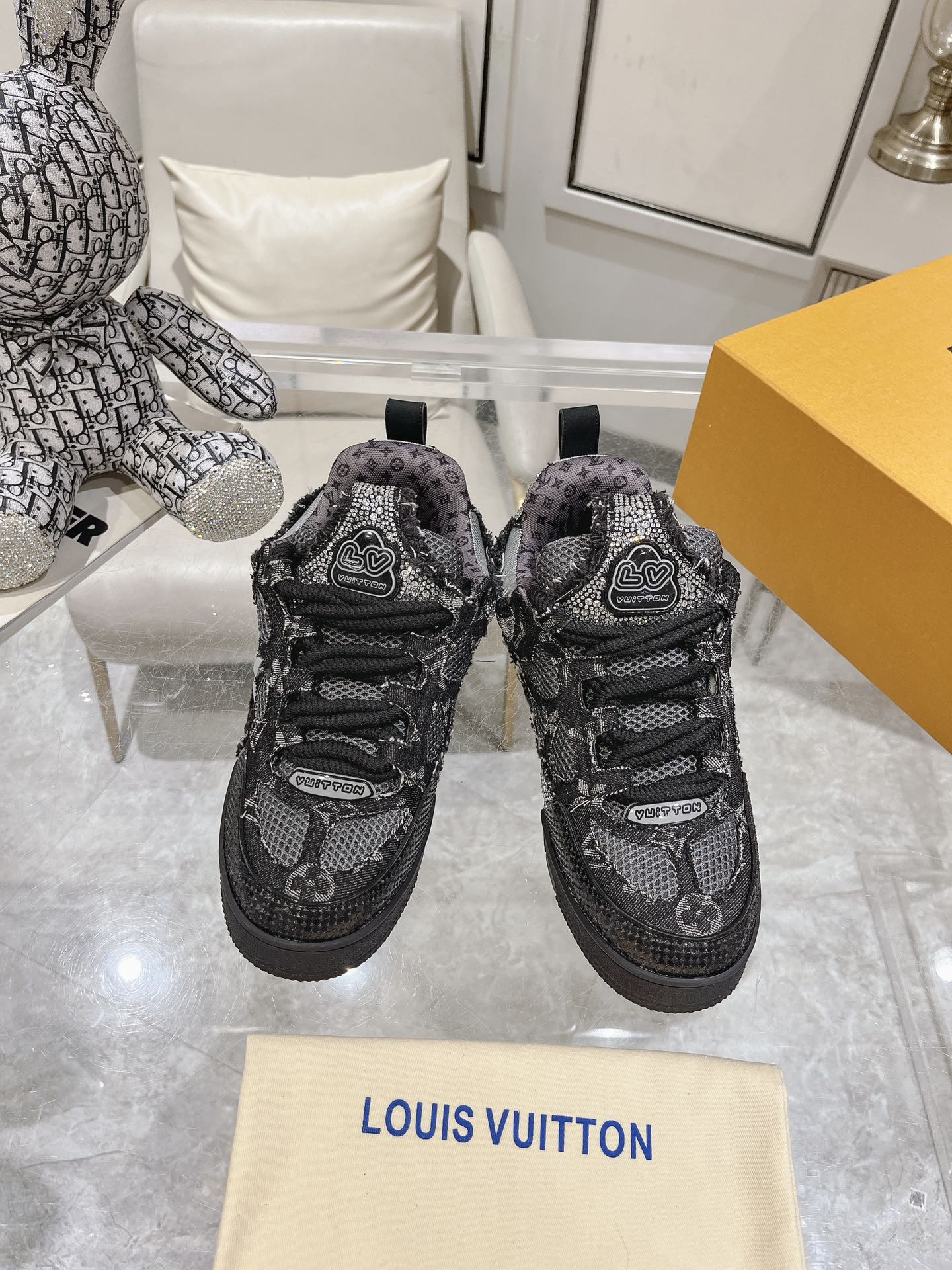 Louis Vuitton Sneakers Mesh M-l-s