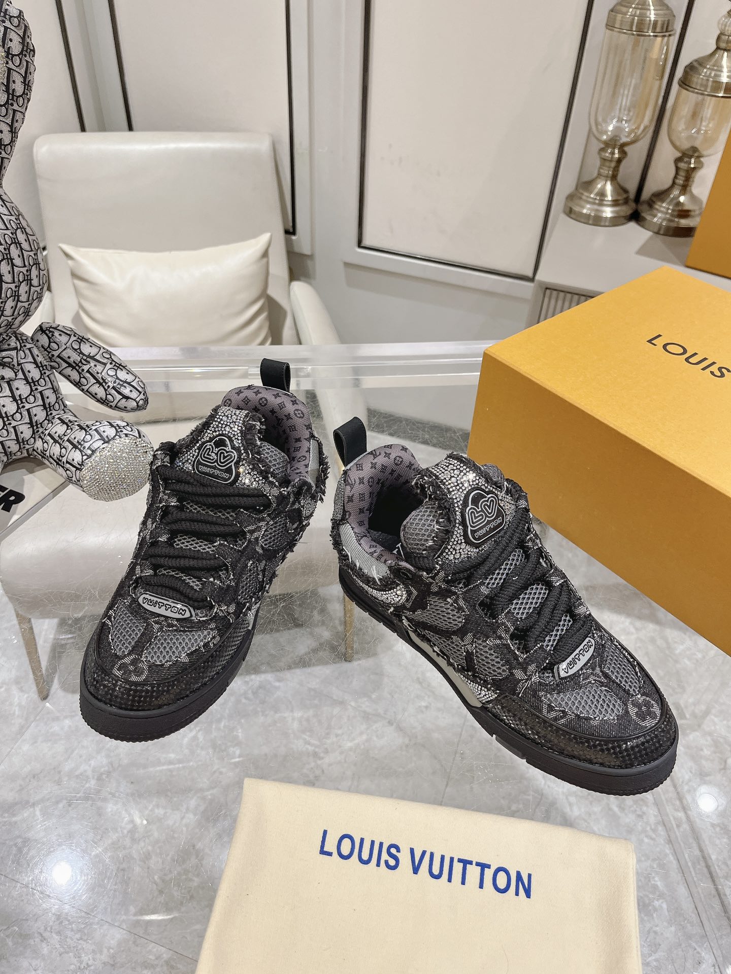 Louis Vuitton Sneakers Mesh M-l-s