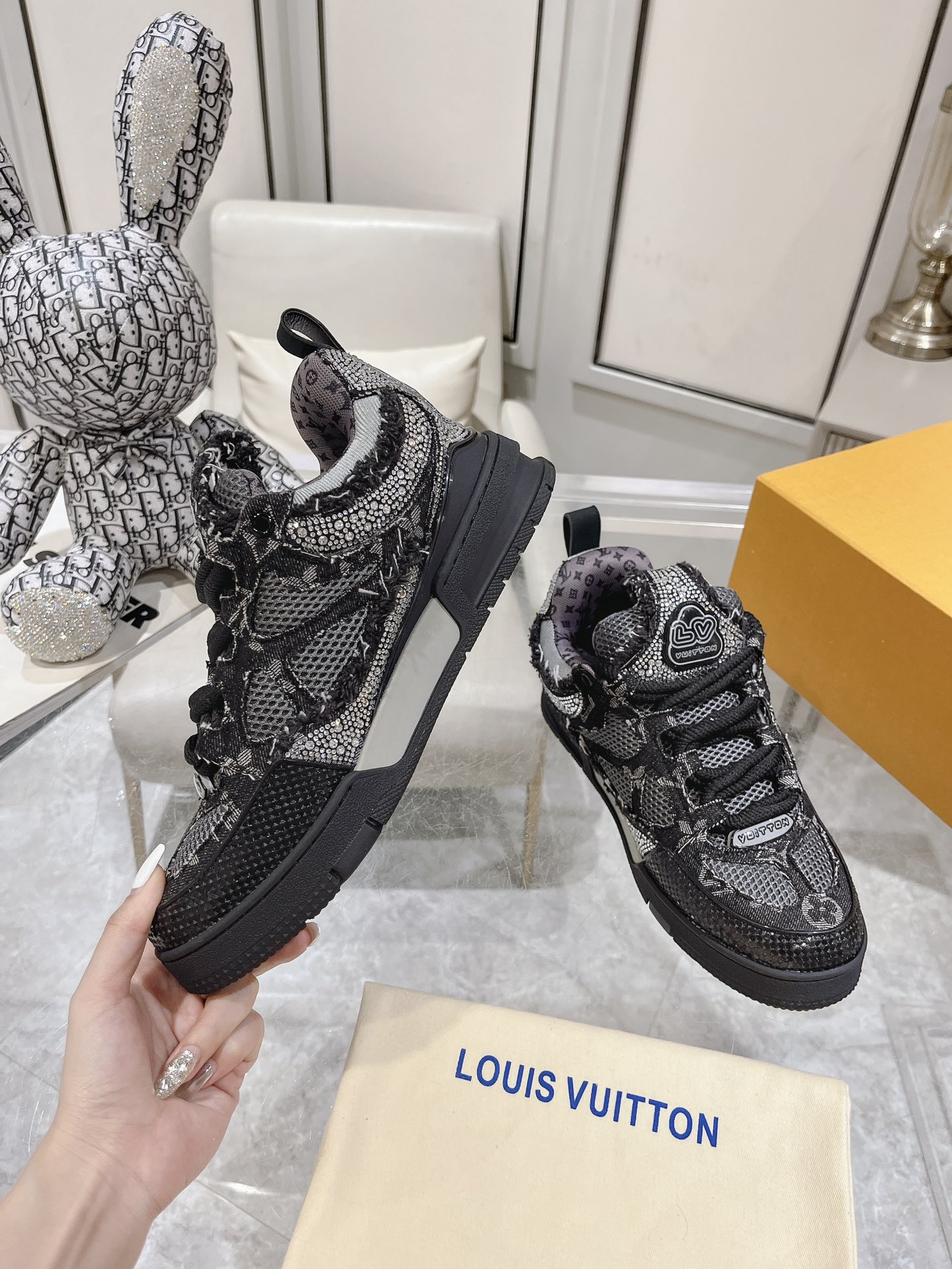 Louis Vuitton Sneakers Mesh M-l-s