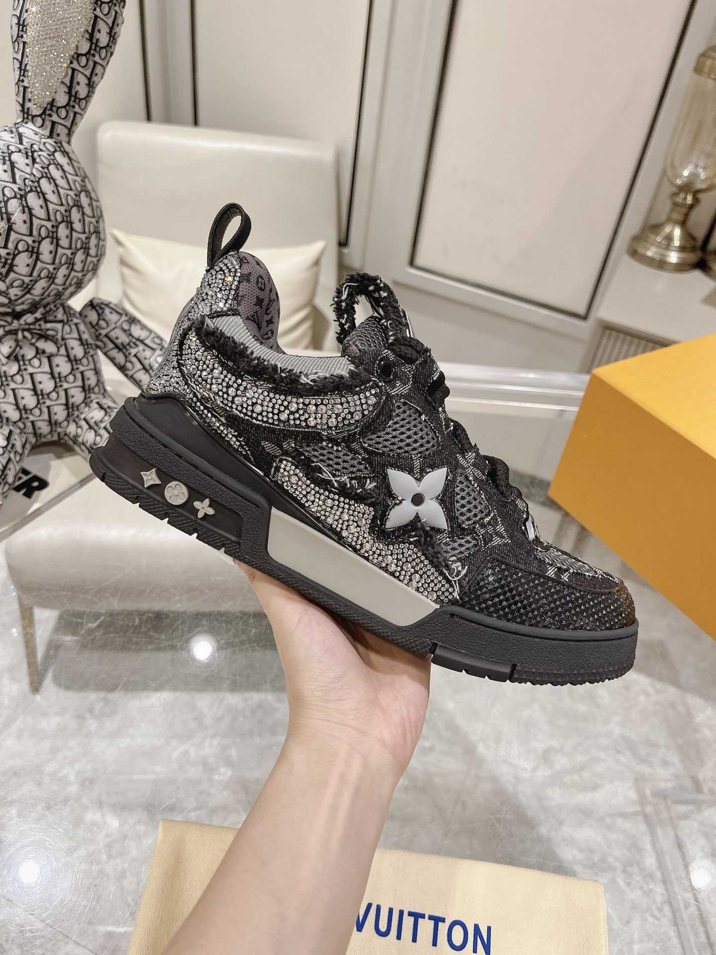 Louis Vuitton Sneakers Mesh M-l-s