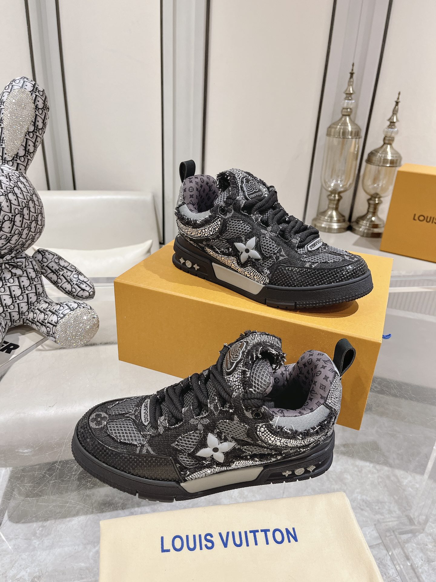 Louis Vuitton Sneakers Mesh M-l-s