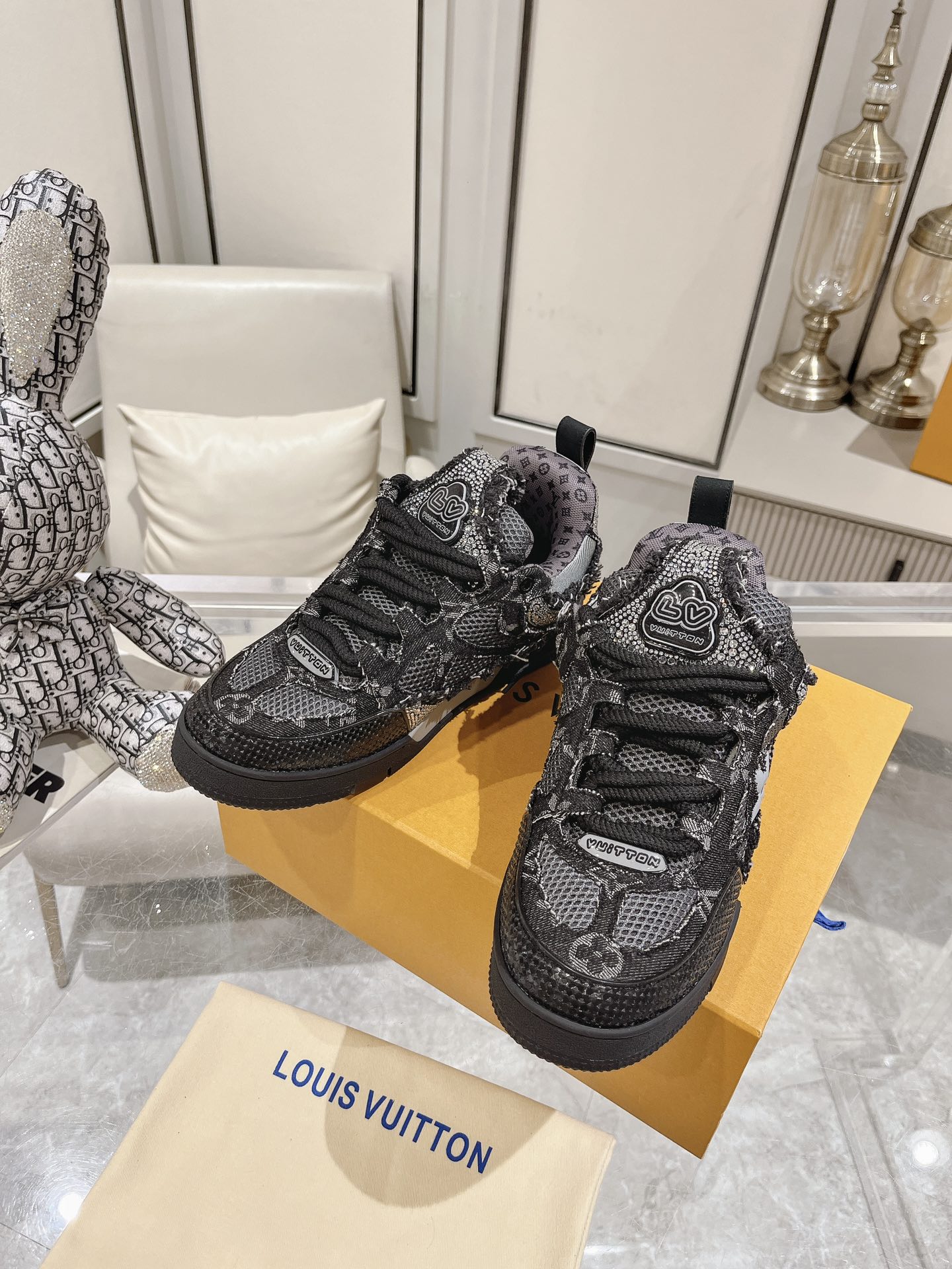 Louis Vuitton Sneakers Mesh M-l-s