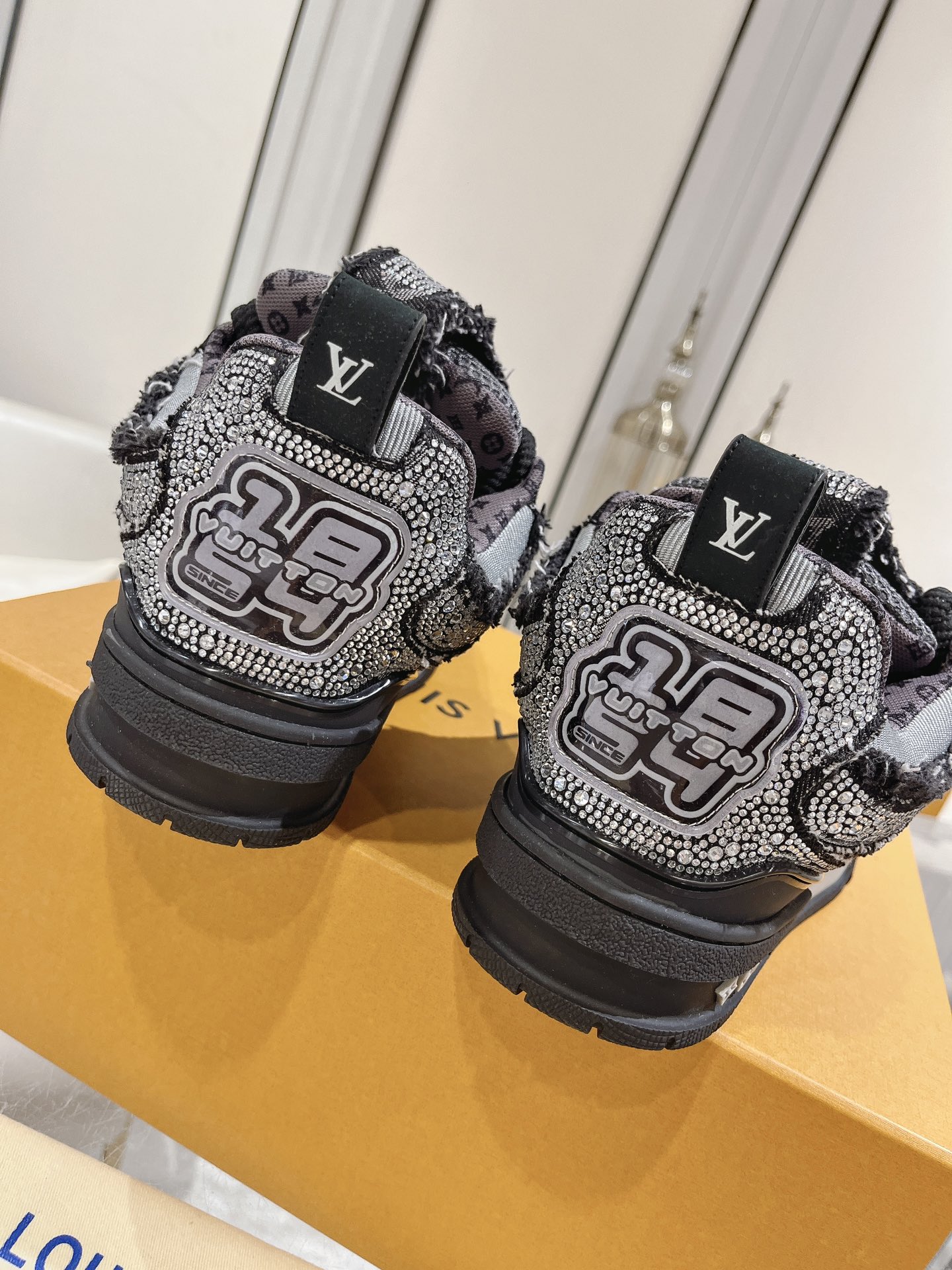 Louis Vuitton Sneakers Mesh M-l-s
