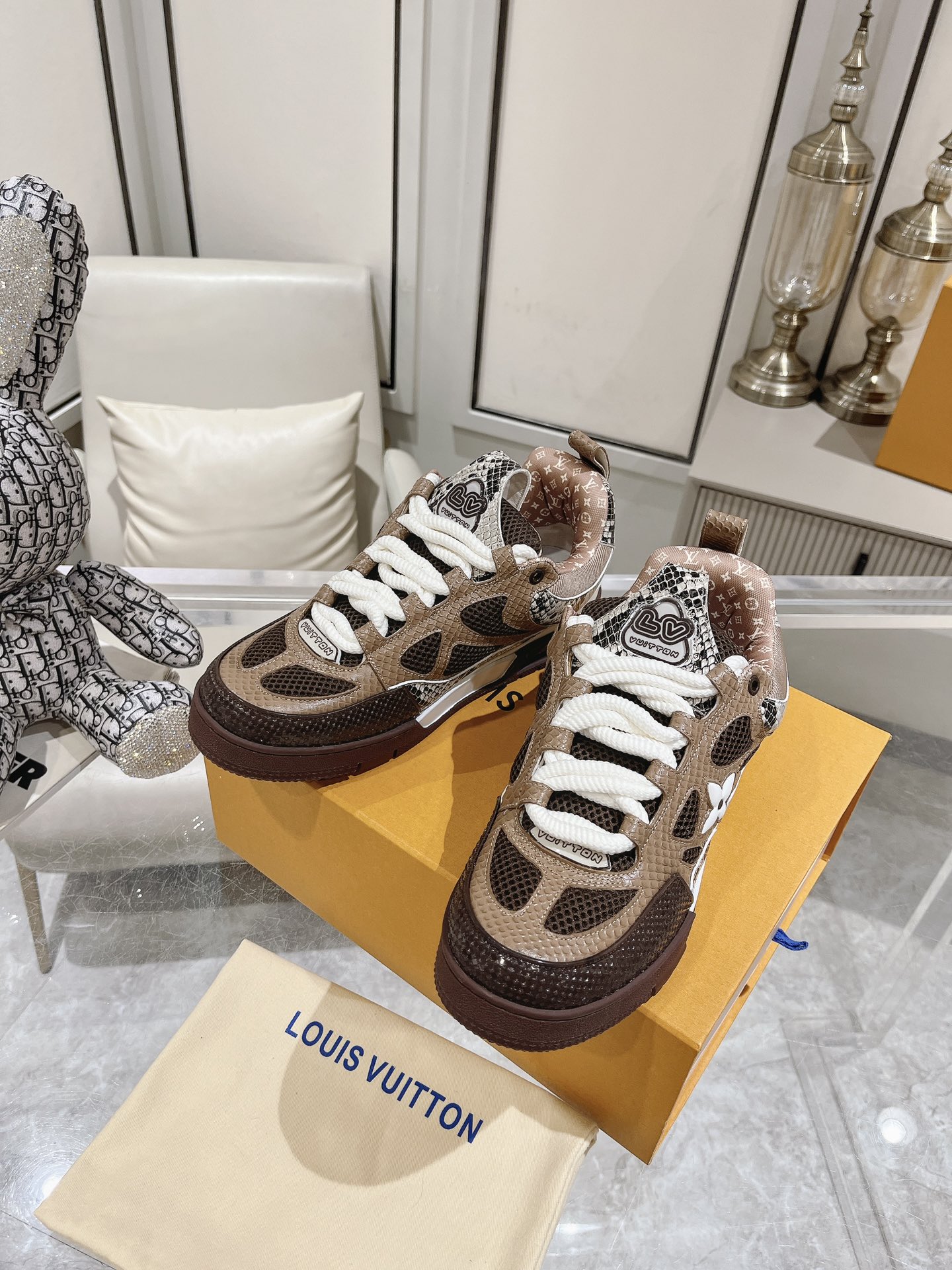 Louis Vuitton Sneakers Mesh M-l-s