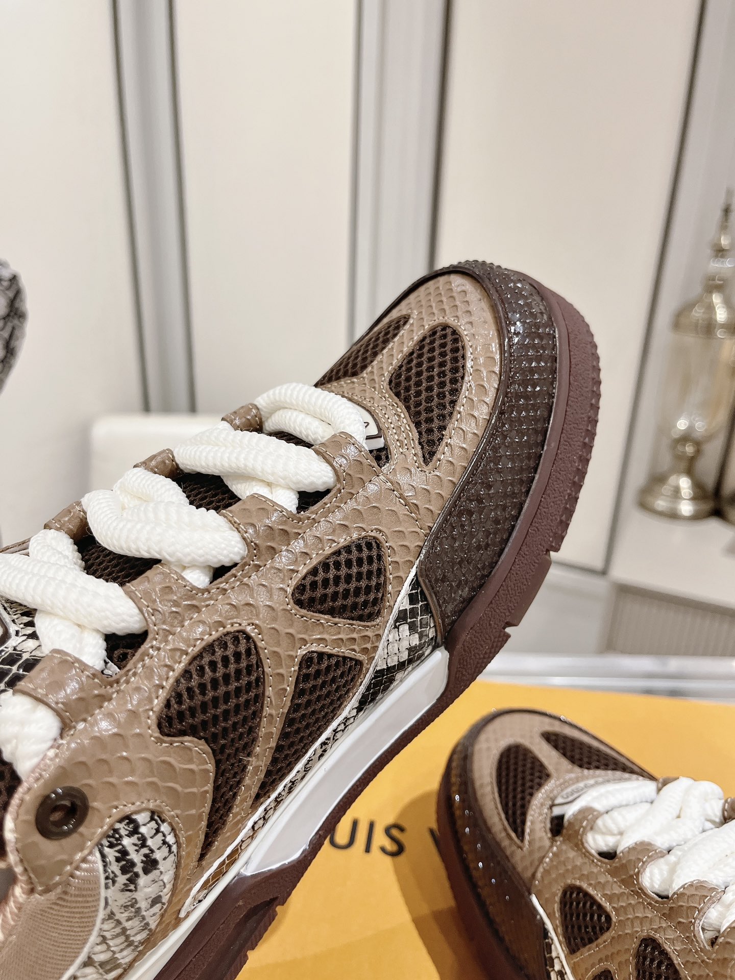 Louis Vuitton Sneakers Mesh M-l-s