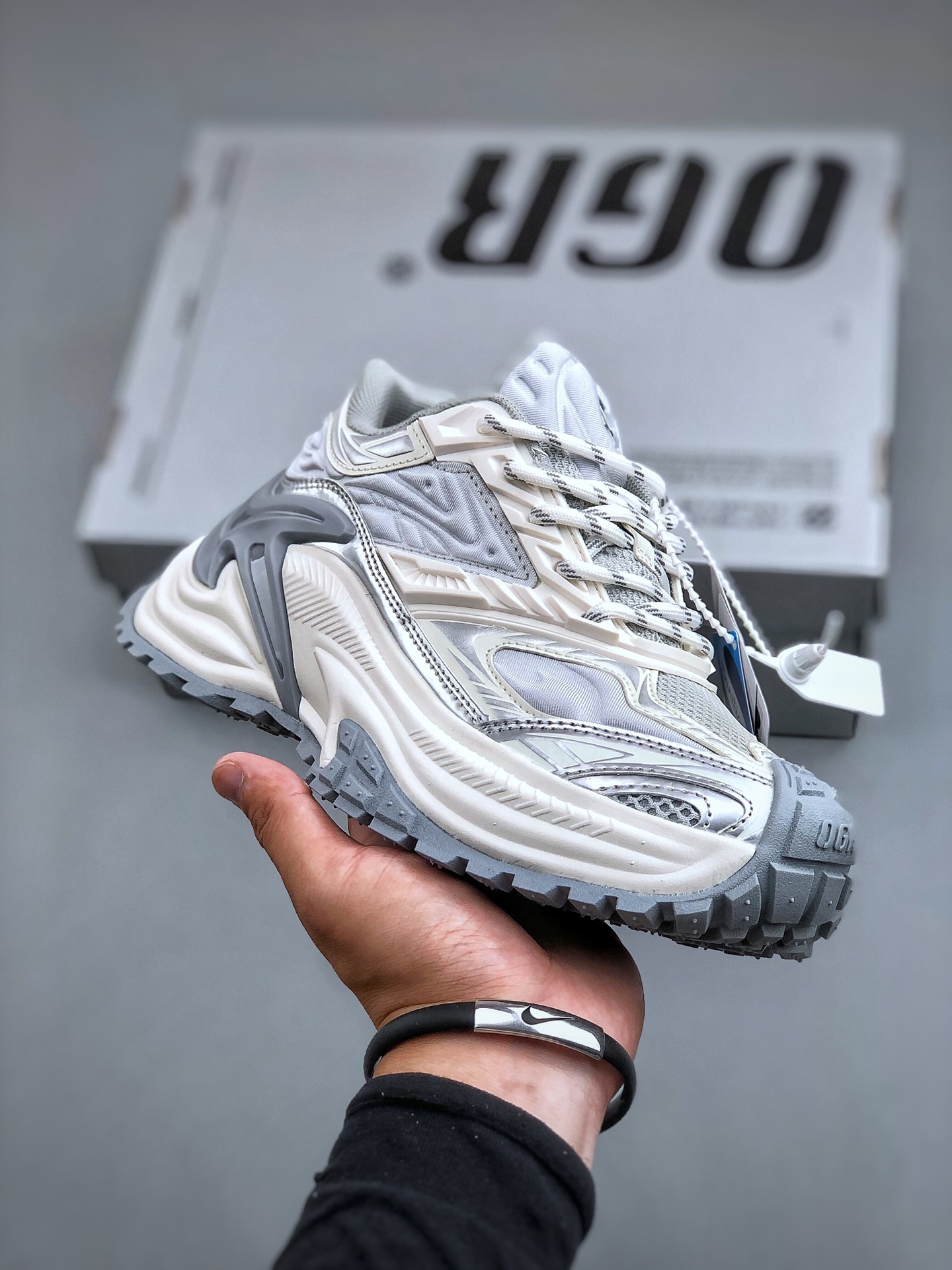 Basic Shoes M