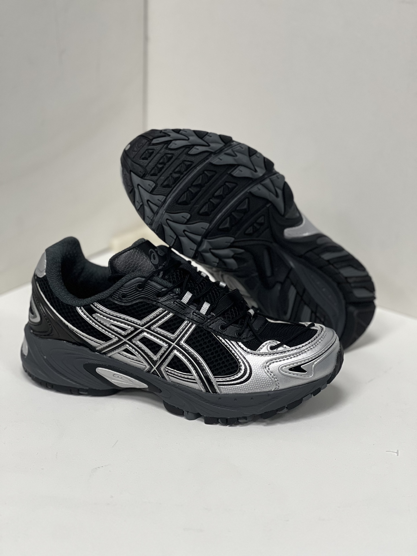 Asics Running Shoes L-s