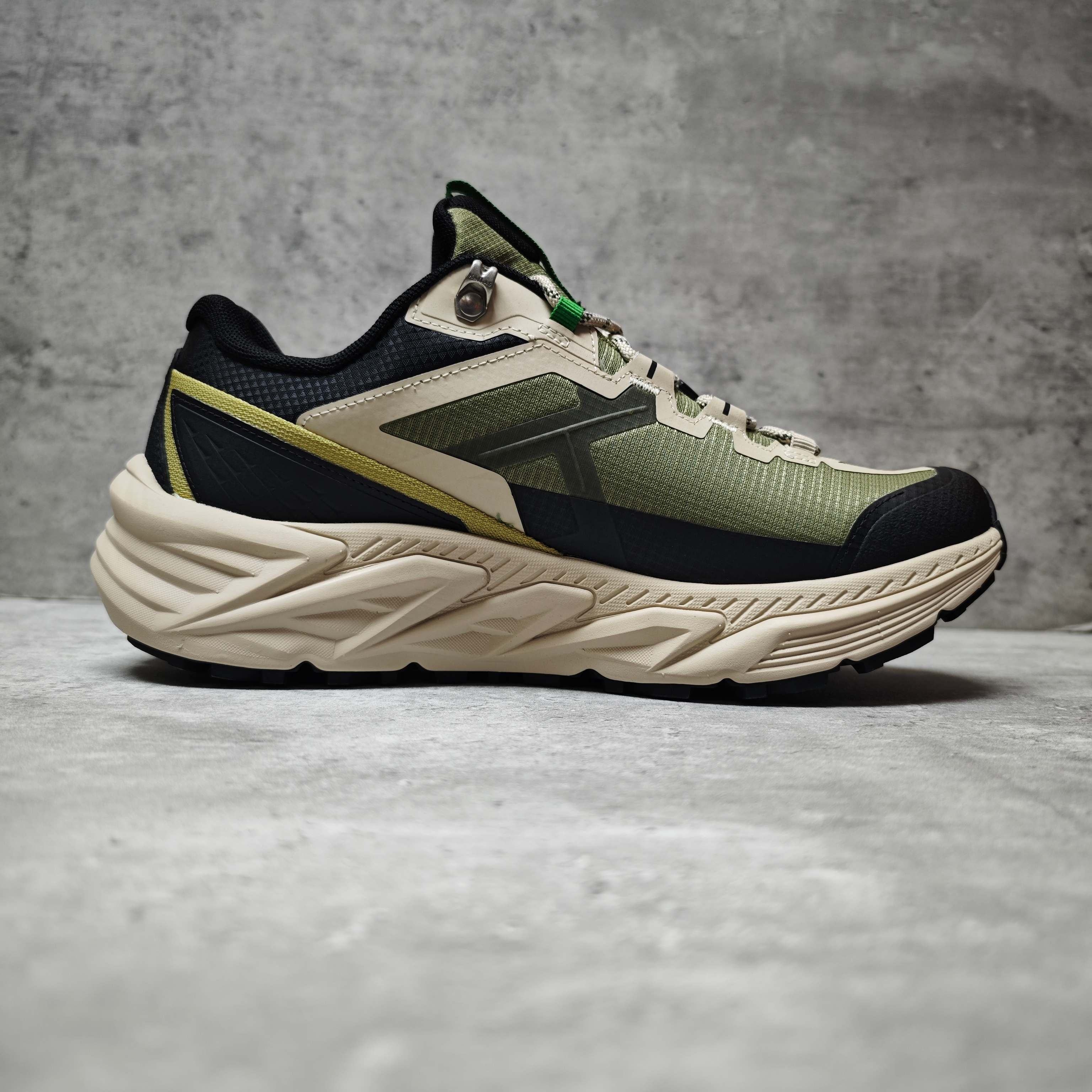 Basic Shoes Breathable L-s