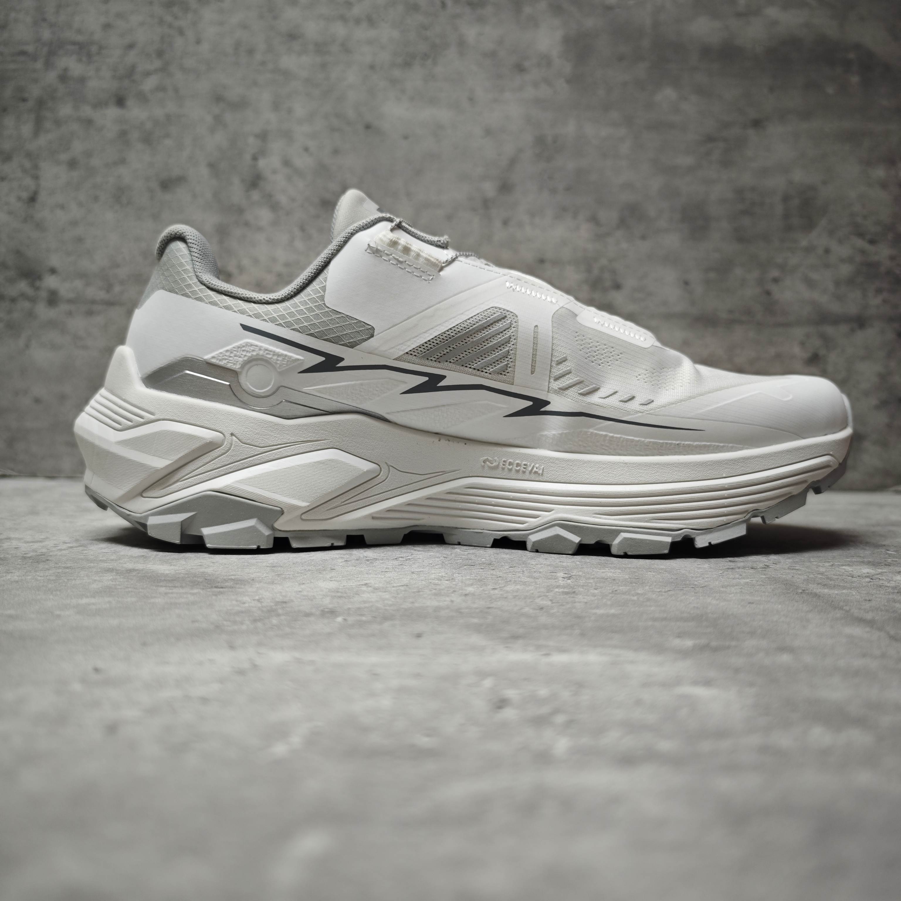 Basic Shoes White L-s
