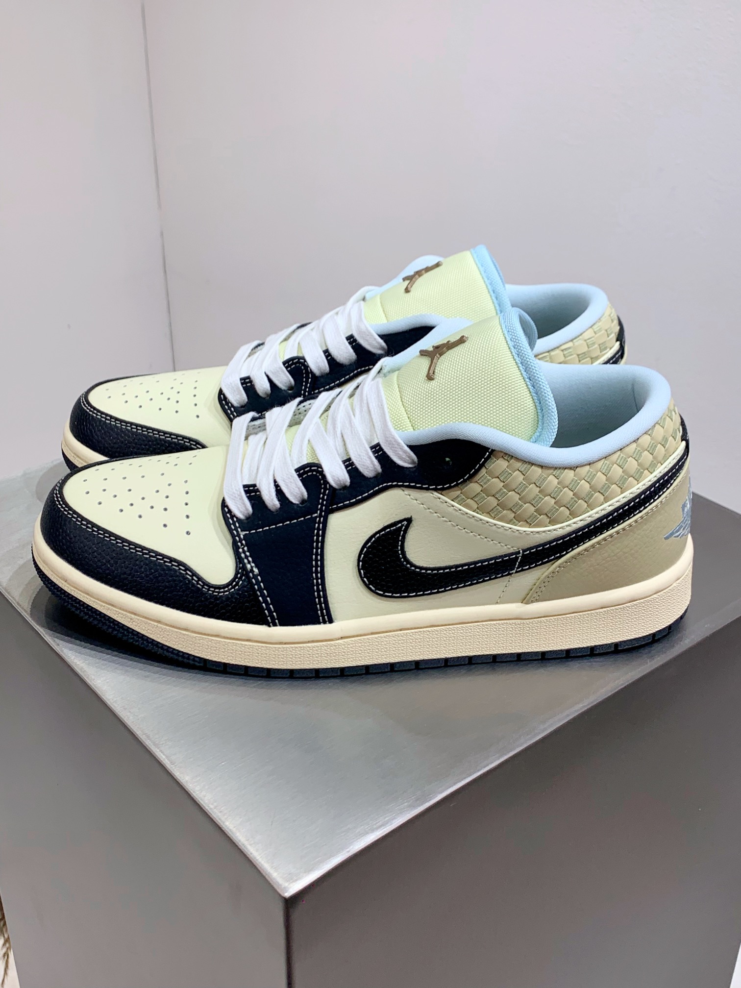 Jordan Nike Basic Shoes L-s