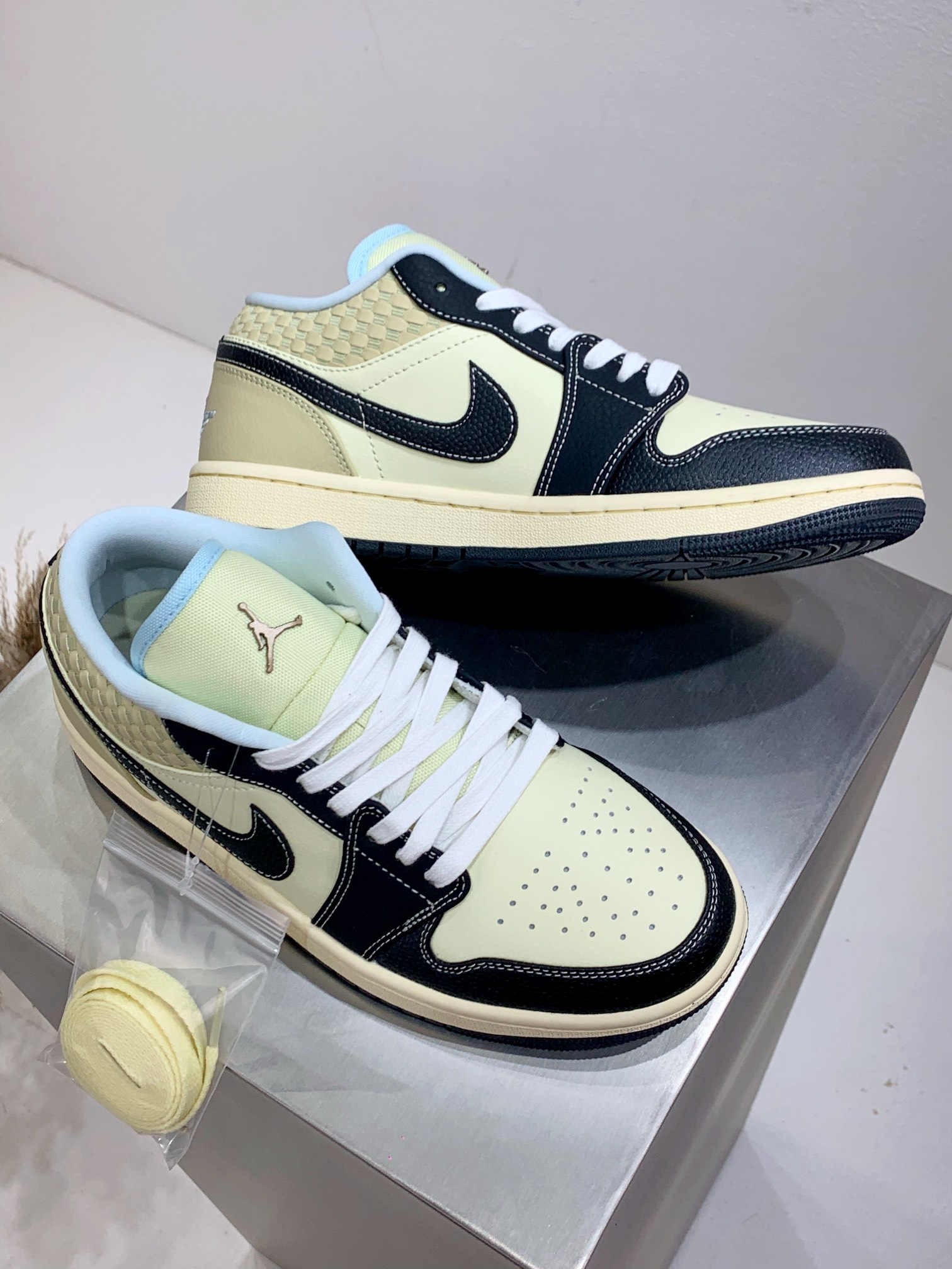 Jordan Nike Basic Shoes L-s