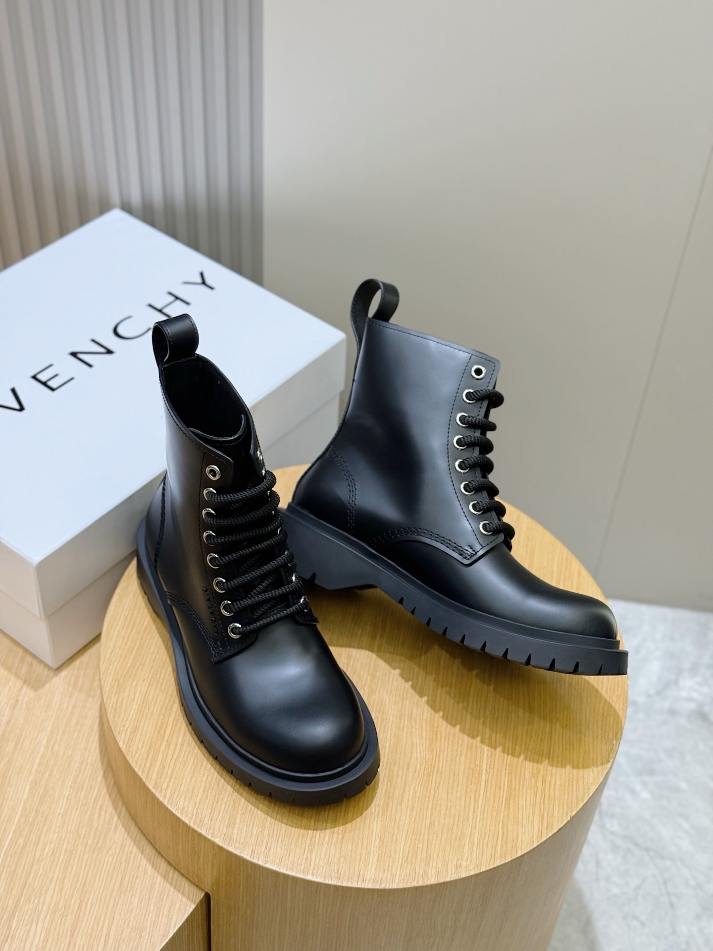 Givenchy Leather Shoes Cow Leather L-s