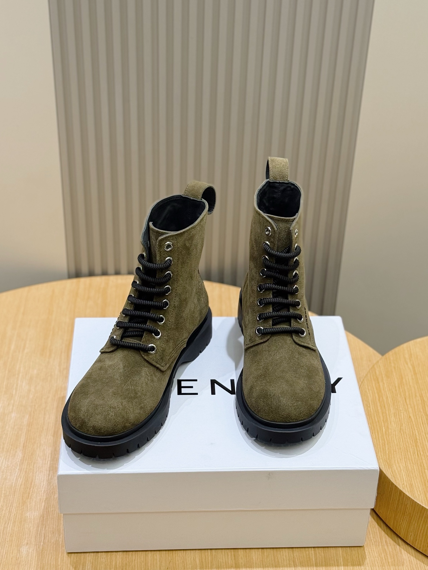 Givenchy Leather Shoes Cow Leather L-s