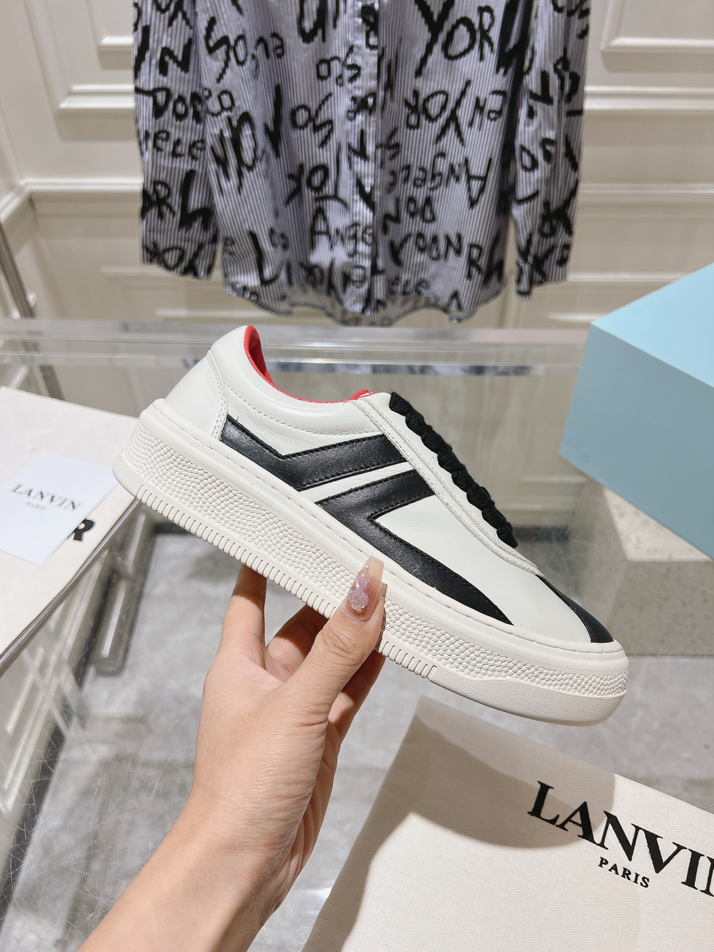 Male Sneakers L