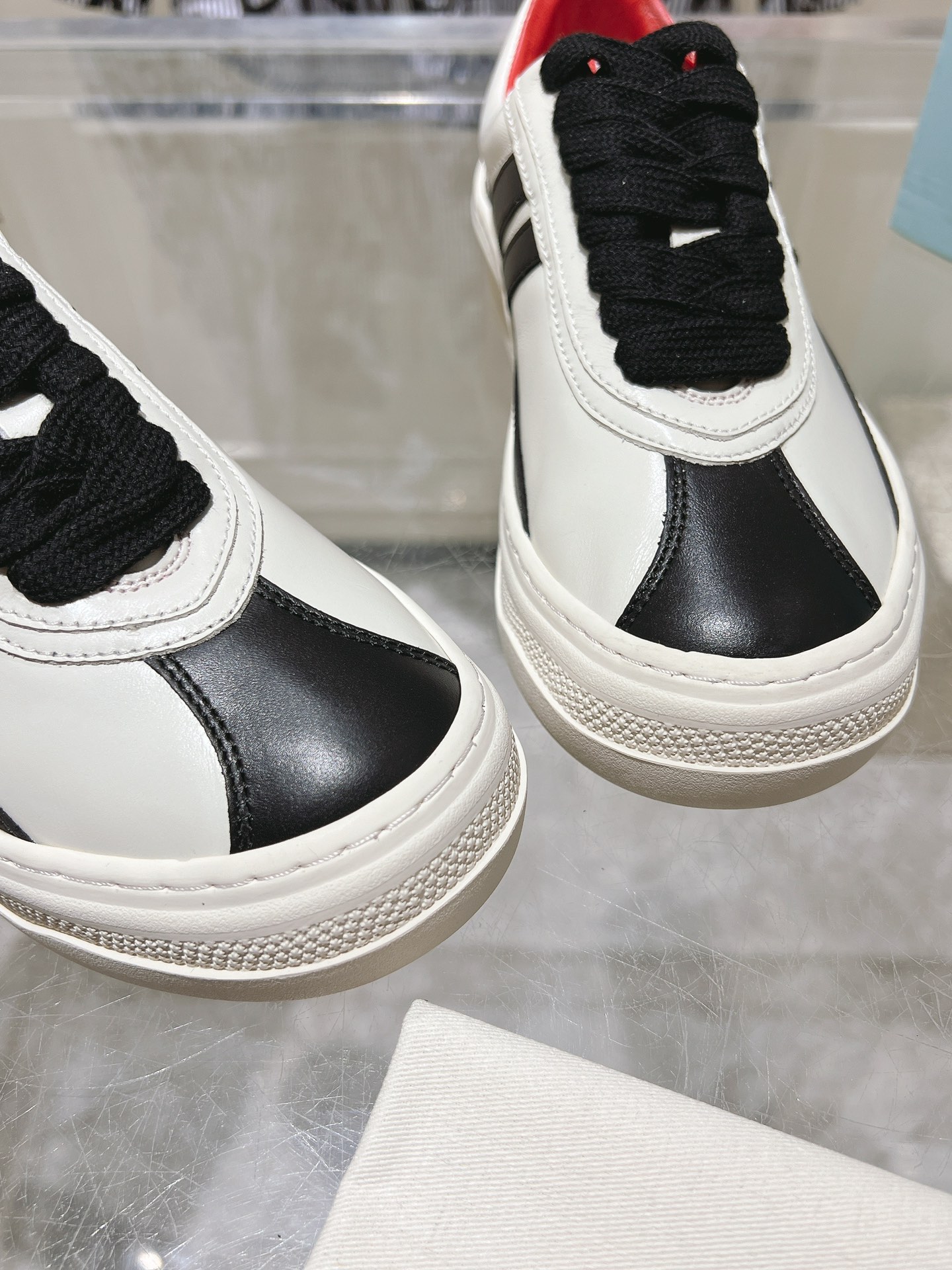 Male Sneakers L