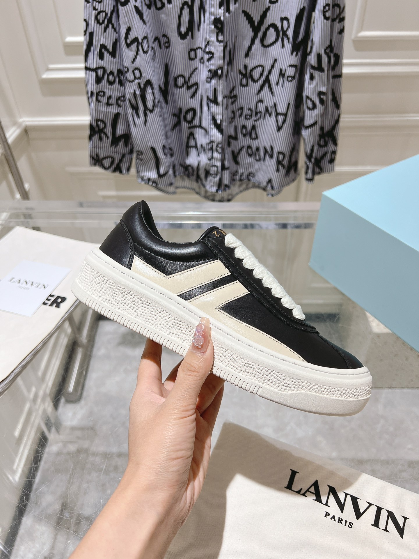 Male Sneakers L