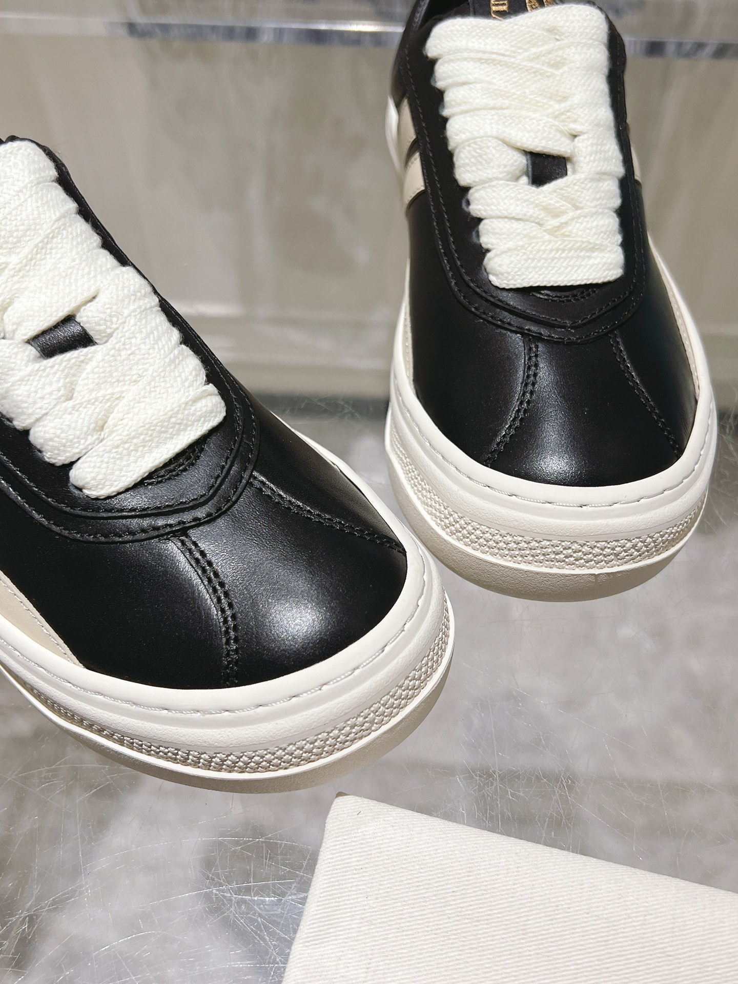 Male Sneakers L